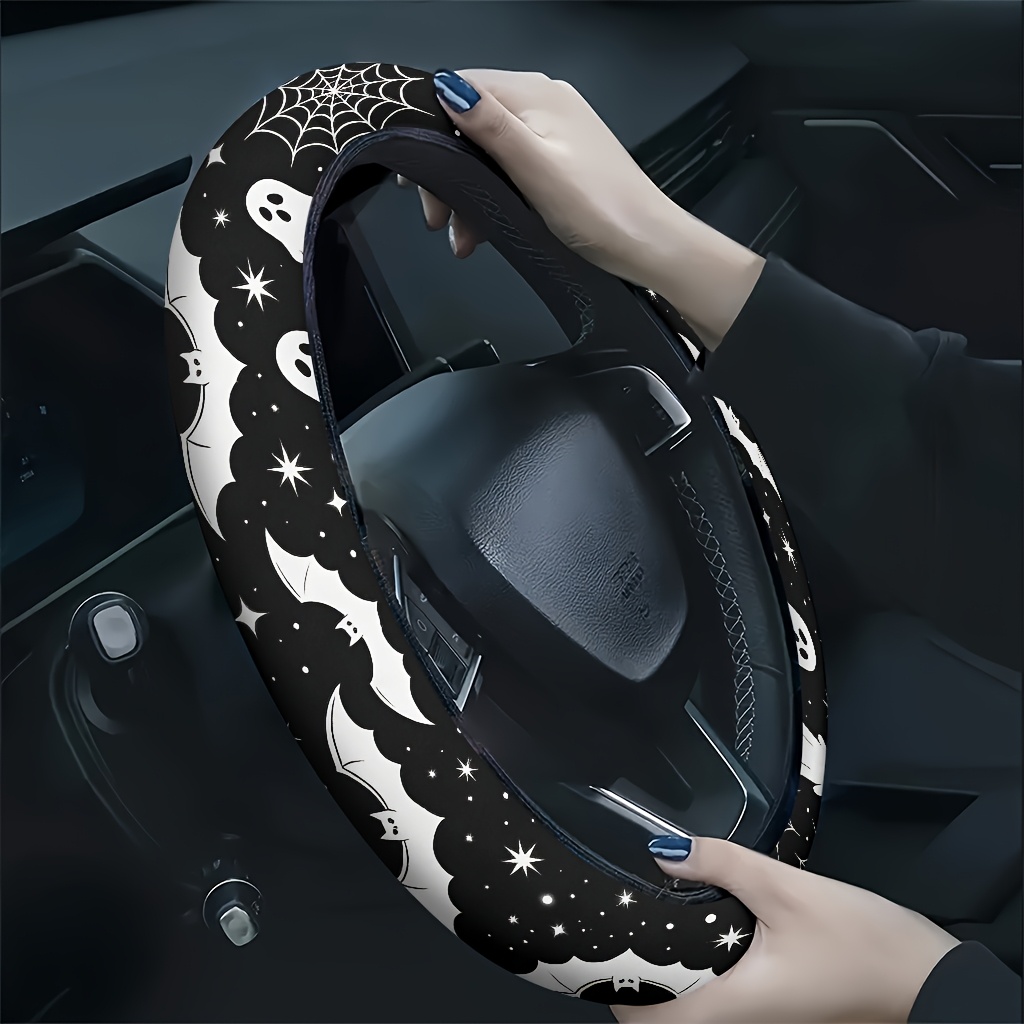 TEMU 1 pièce Housse de volant de voiture avec fond de ciel étoilé et chauve-souris d'Halloween, douce et respirante au , réduit la fatigue des mains,