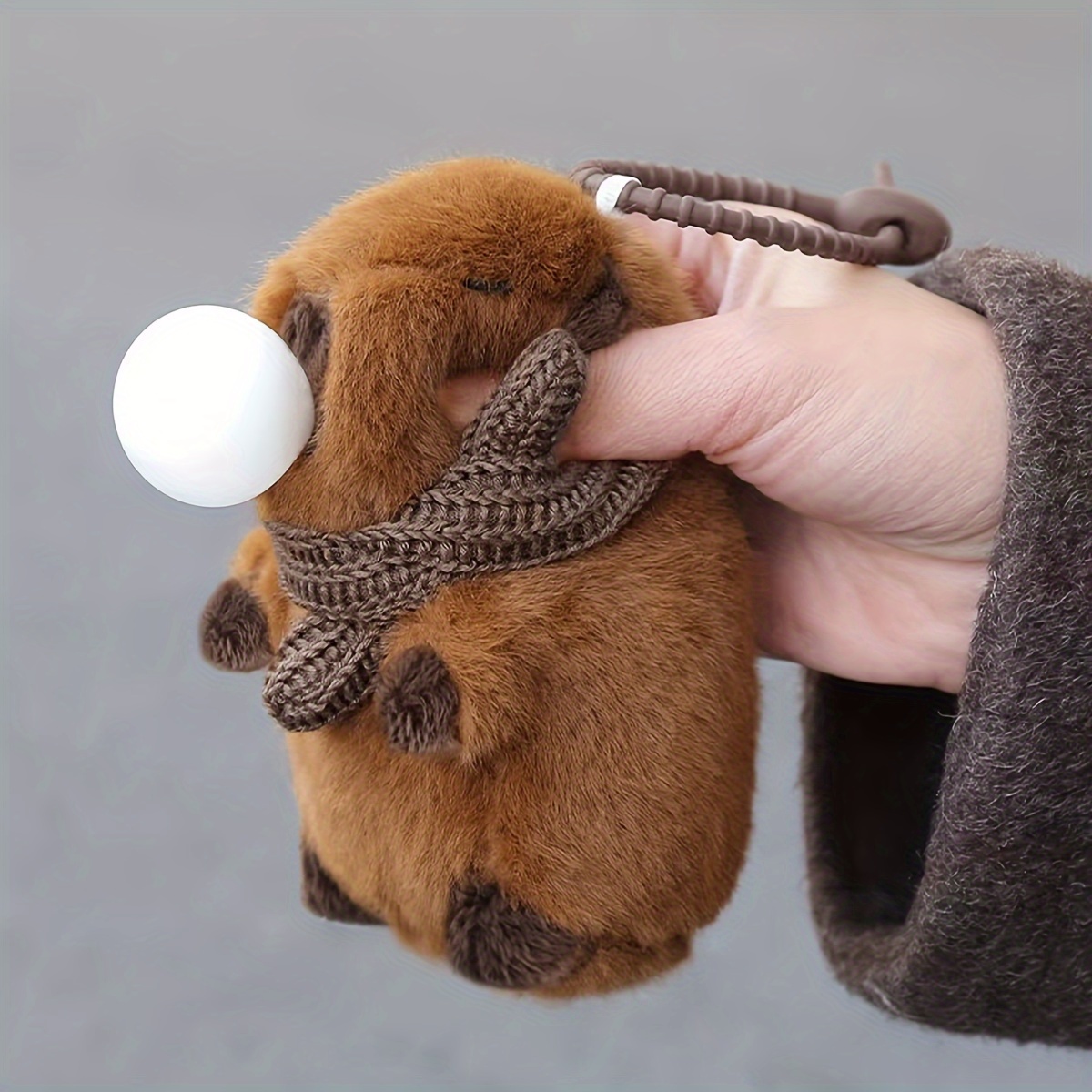 Capybara Plüschtier, 10 cm süße Kapibala-Puppe mit  Erdbeer-Kopfbedeckungs-Anhänger, Dekoration, gefüllte Kapibala-Puppe mit  Schildkröten-Rucksack-Schlüsselanhänger, weicher Capybara-Puppe Plüsch :  : Spielzeug