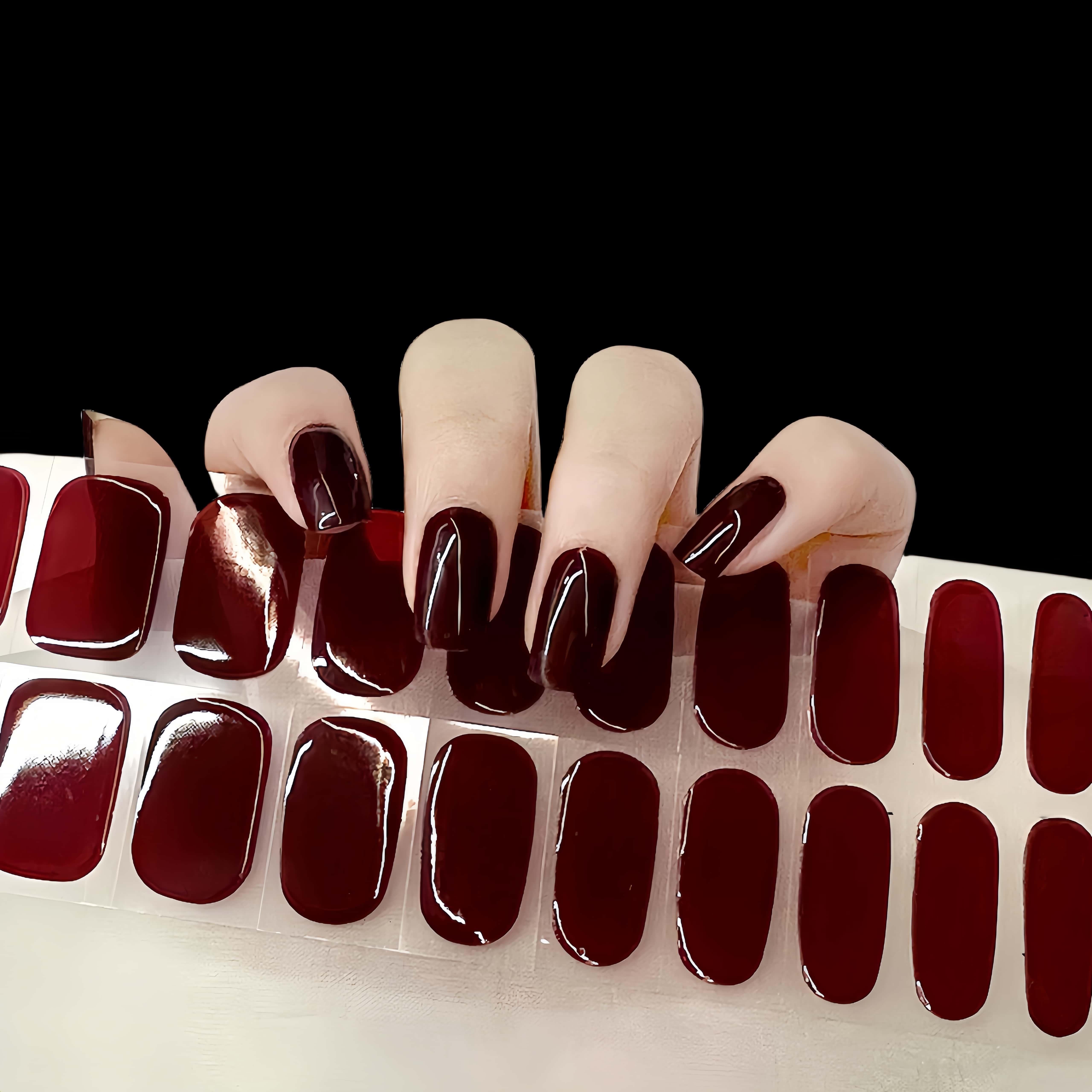 

Kit de Fournitures pour Ongles en Gel Rouge PRESSIFY Automne & Hiver - 20 Pièces de Qualité Salon, Compatible avec Lampe UV, Tampon de Préparation, Lime à Ongles & Bâtonnet en Bois