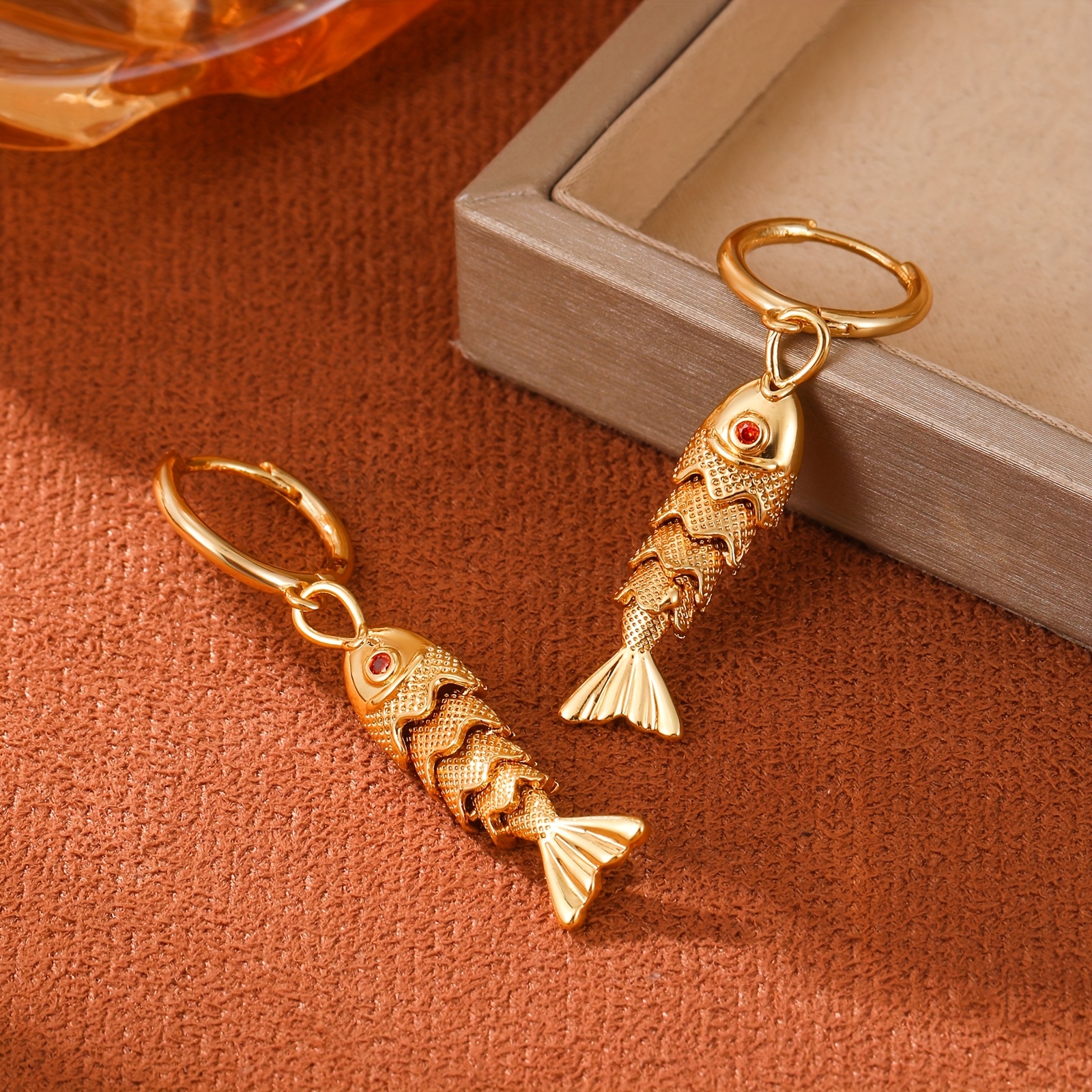 E-shop Rot besetzte synthetische Zirkonia-Ohrringe mit Goldfisch-Muster, Nischen-High-End-Ohrschmuck im Vintage-Stil, ein Geschenk für Mama Freundin