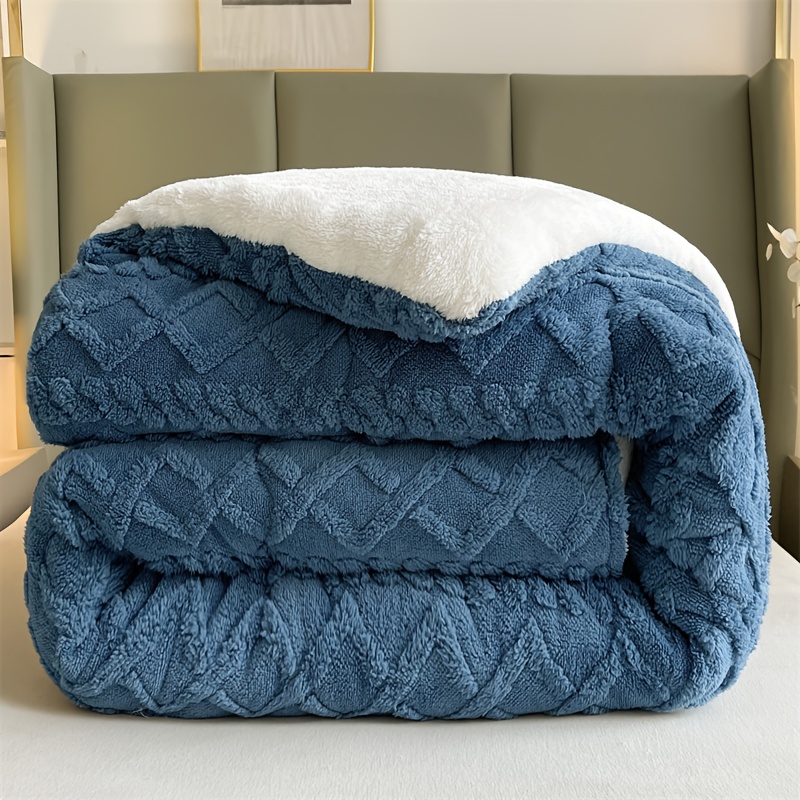 Single Thick Comforter Insert - Suitable For , Featuring And Breathable Polyester, With A Box Design. -washable Duvet Is Perfect For Keeping Your Bedroom Warm During Autumn And Winter