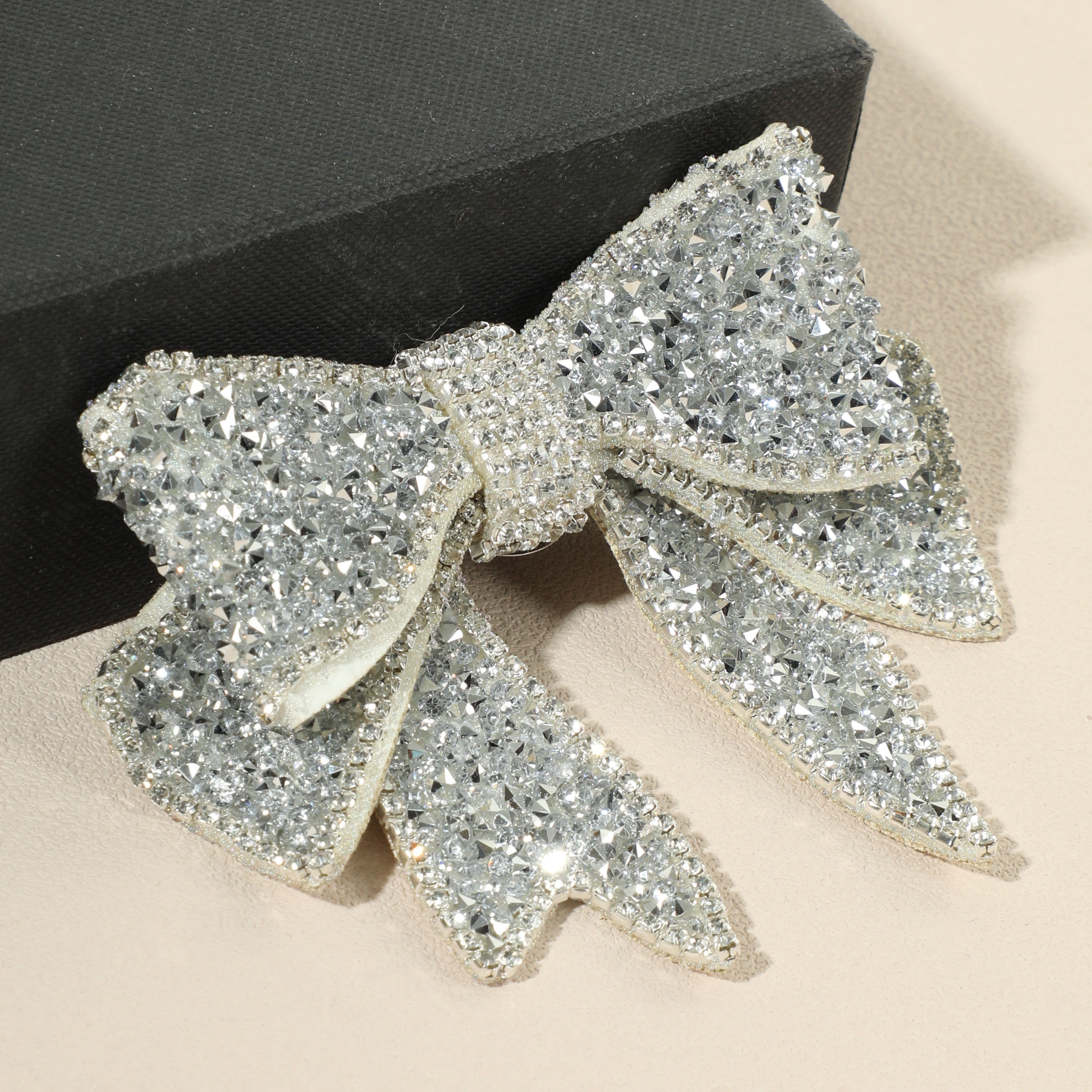 E-shop 1 Stück Damenmode Elegante Strass Doppellagige Schleife Geeignet für Party Anlass Dekoration
