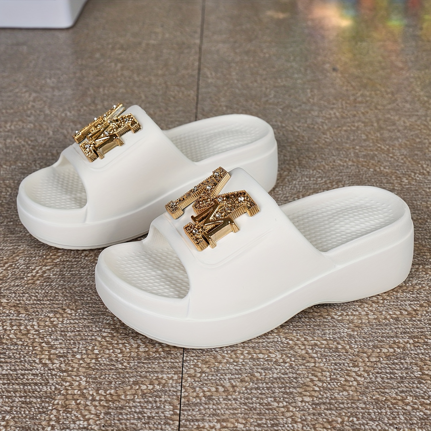 Image of Hbm903m Women's Thick-soled Slippers, New Style, Indoor Home Slippers With "trampled Feel," Height-increasing, Non-slip, Cool Slippers For Women, Suitable For Beach And Outdoor Wear, Women Shoes