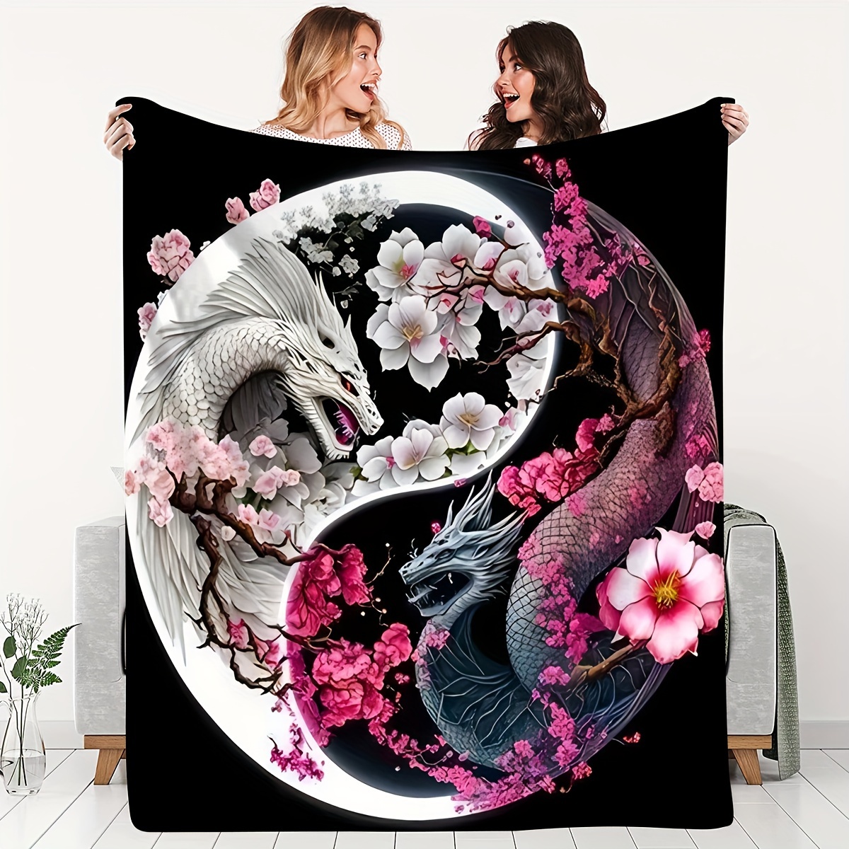 

1pc Couverture Polaire Douce Avec Dragons Yin Yang, Fleurs De Cerisier Et Fleurs De Pêcher, Jeté Décoratif Pour La Décoration Intérieure, Style Dortoir, Couverture Douillette En Flanelle Pour Les Amis