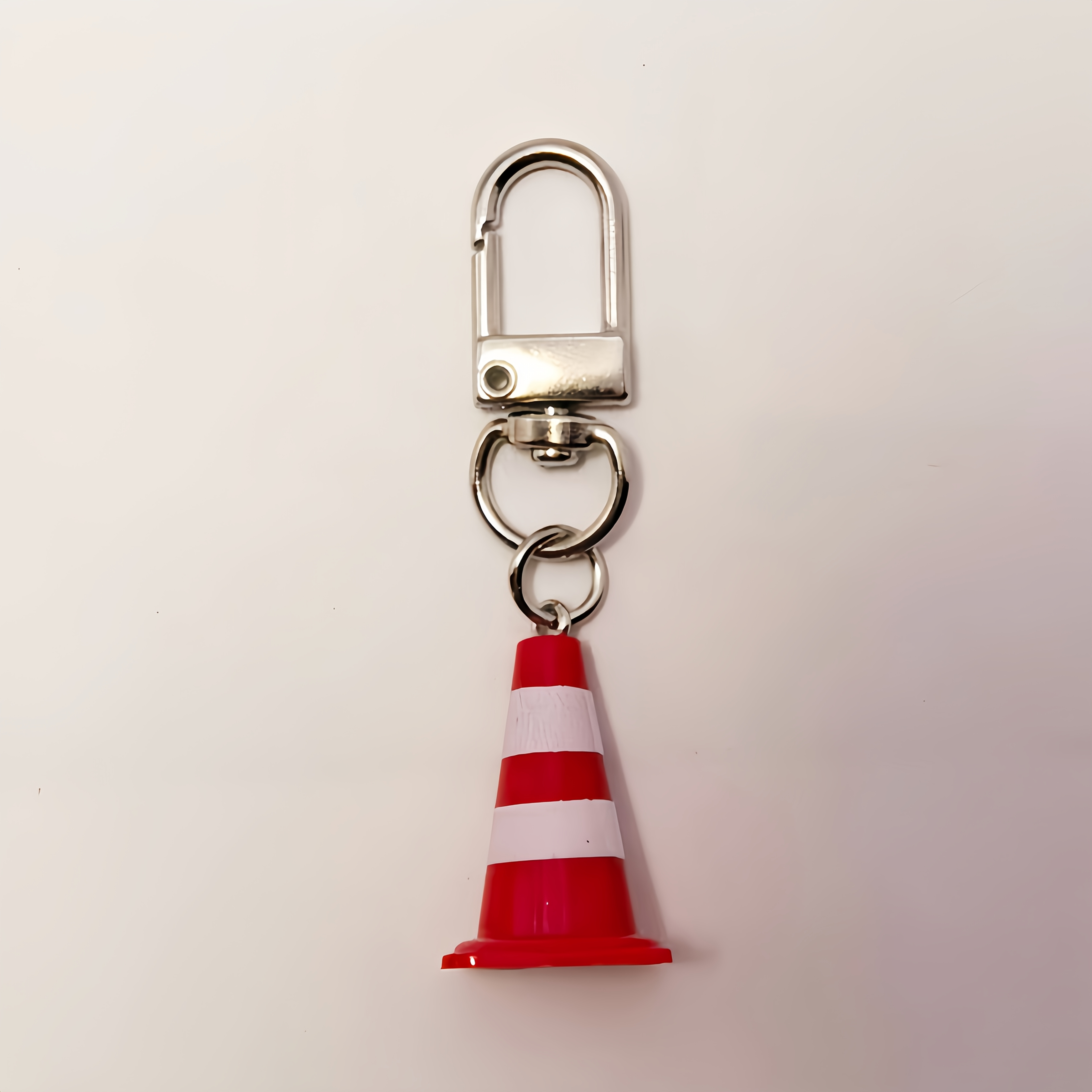TEMU Porte-clés Conique de Circulation - Pendentif Amusant et avec Fermoir , Fabriqué en Plastique Durable et de , Parfait pour Sacs à Dos,