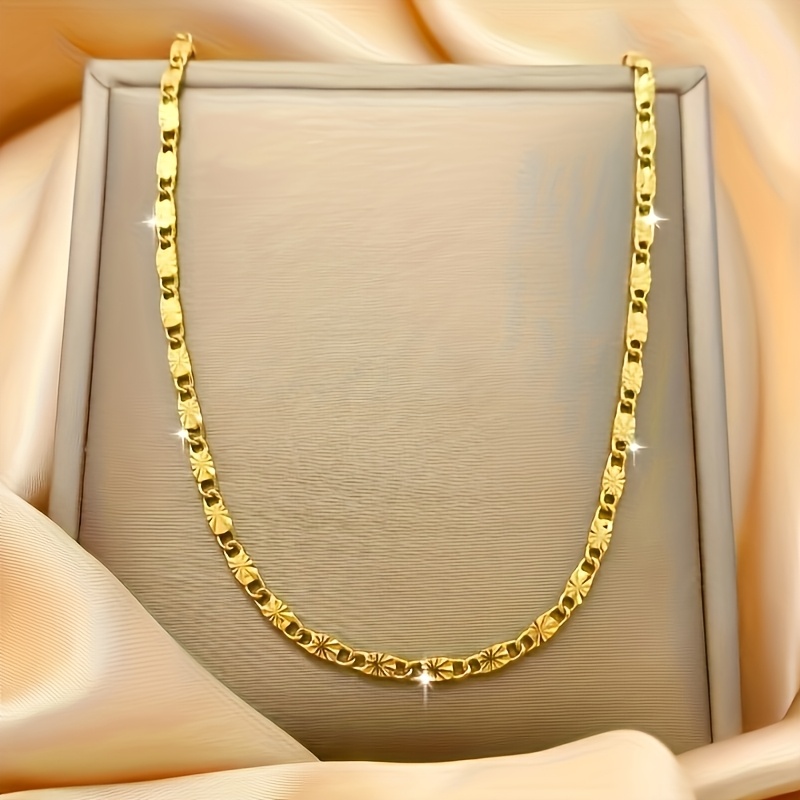 Light Luxury Classic Fashion Rectangular '-sided Embossed Chain Necklace