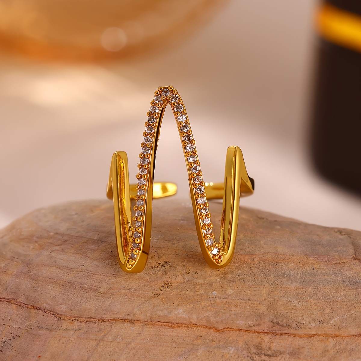 Women's Vintage Wavy Line Open Ring with Synthetic Zirconia