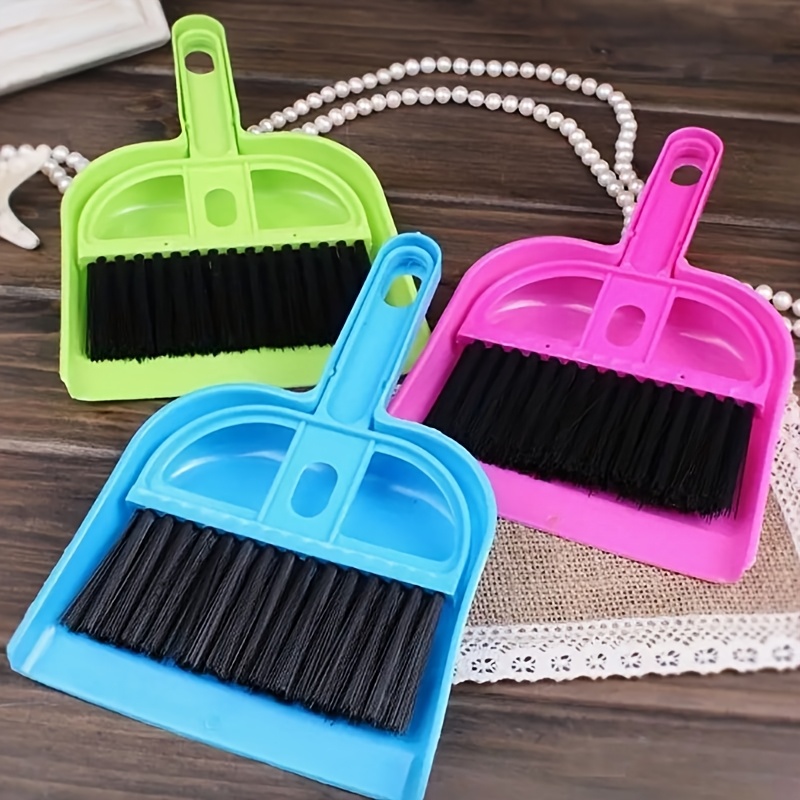 

Portable Handheld Cleaning Brush Set With Dustpan - Ideal For Pet Hair, Kitchen & Outdoor Use - Plastic, No Batteries Required