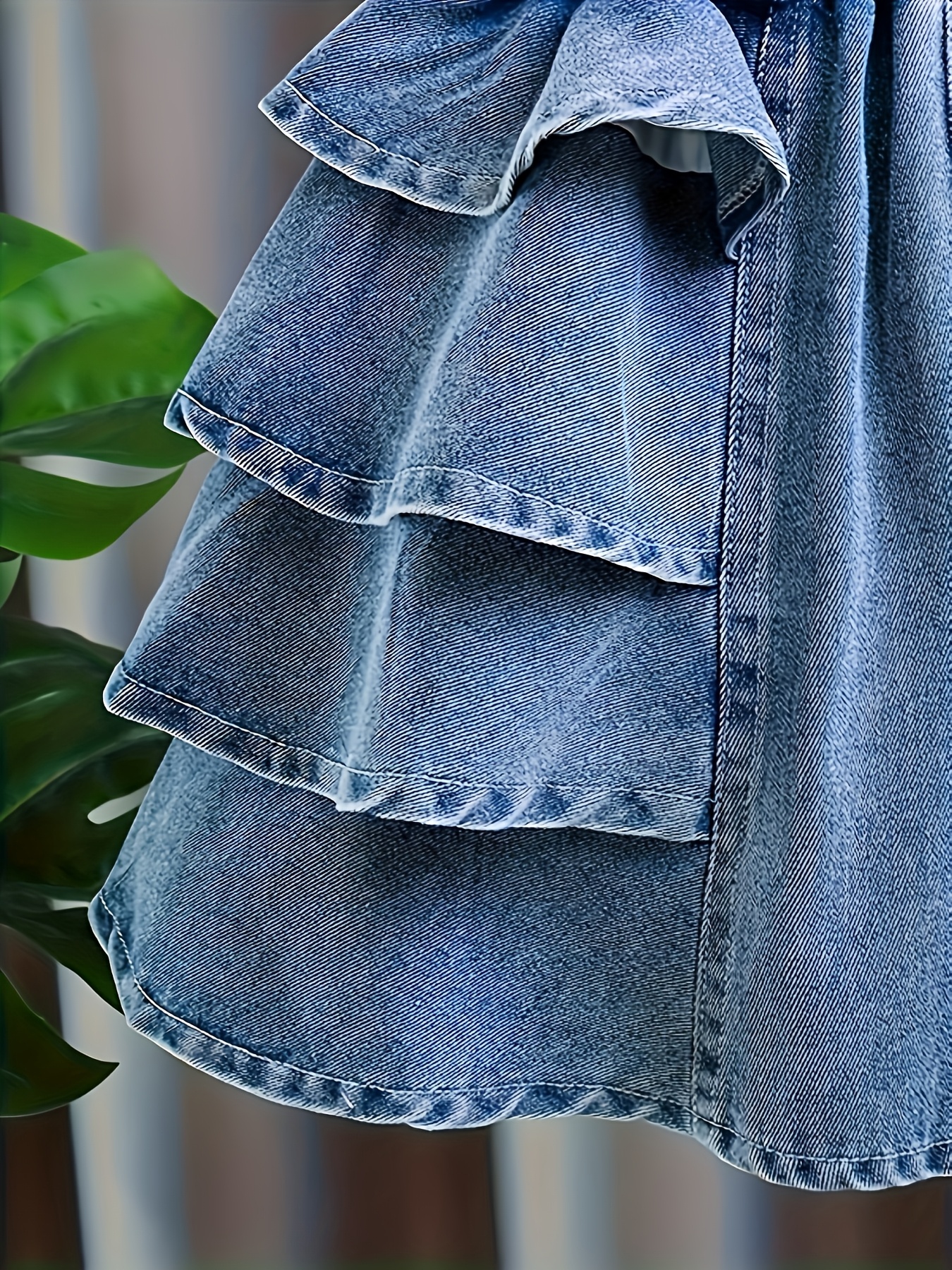 Girls' Summer Fashion Versatile Ruffle-trim Denim Shorts, Comfortable Lightweight Vacation Beach Denim Shorts, Casual Daily Shorts, Cute Girls' Shorts, Holiday Style Shorts, Must-have for Back-to-school Season, Elastic Waist for Comfortable Wear