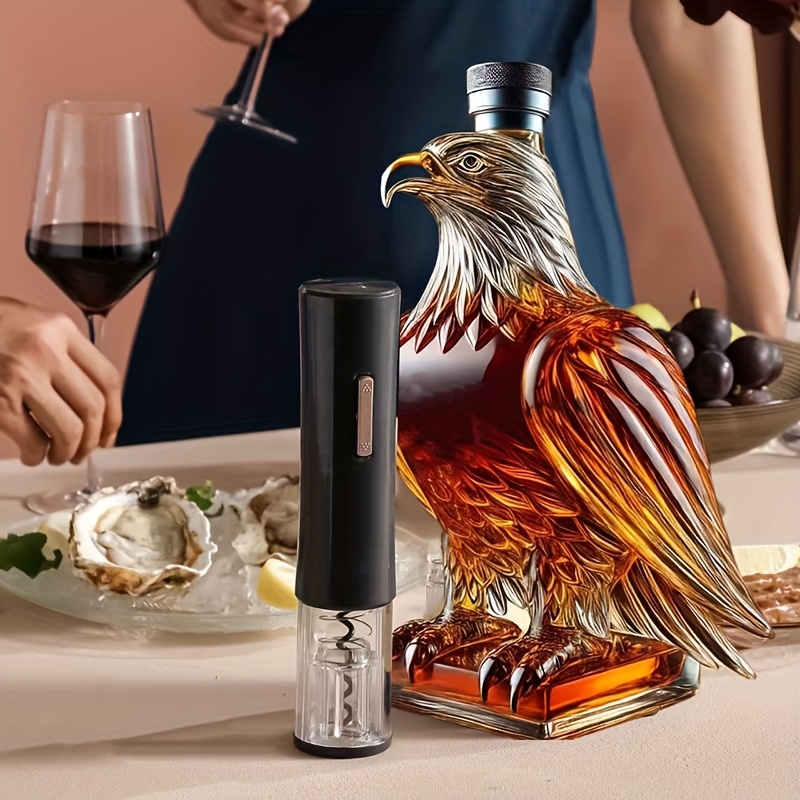 EagleElegance™ decanter lifestyle scene
