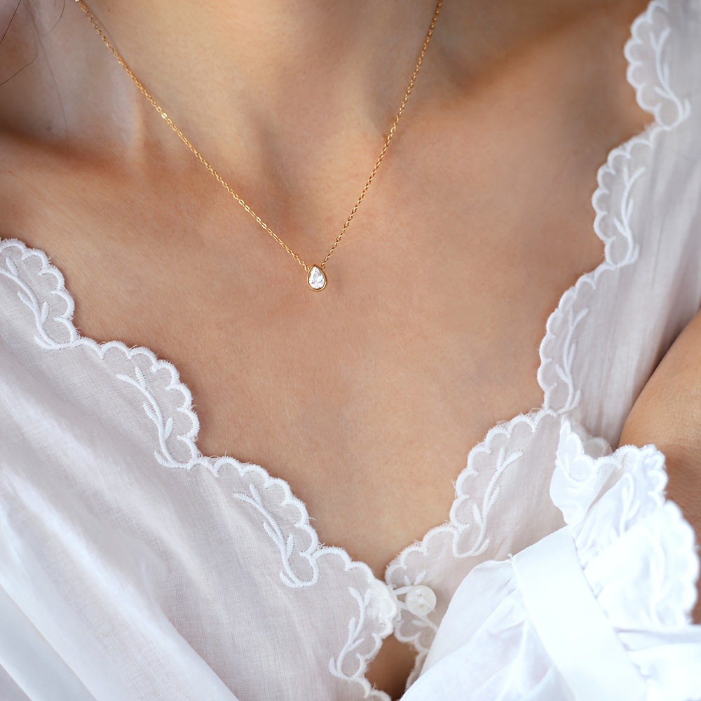 E-shop Vintage Glänzende Synthetische Zirkonia Tropfen Anhänger Halsketten für Damen, Edelstahl Nicht Anlaufen Und Wasserdicht Birnenförmige