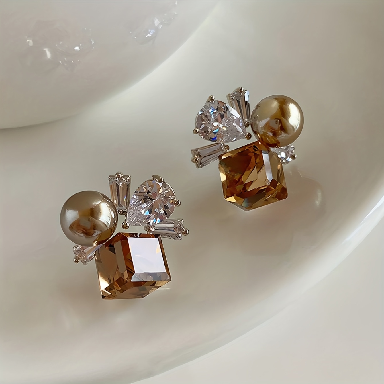 TEMU 1 Pair Of Elegant And Unique High-end Exquisite Glass-inlaid Fashion Stud Earrings, Suitable For Women' Commuting, Dates, Parties, Gatherings,