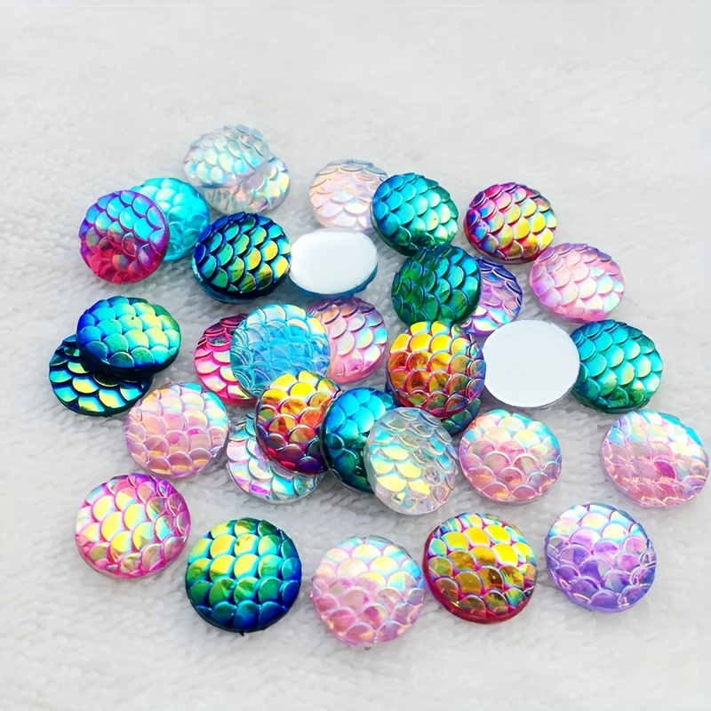 

40 pièces de strass en écailles de poisson sirène en acrylique de couleurs mélangées - cabochons ronds et en de cœur en résine à dos plat pour l'artisanat de bricolage de scrapbooking