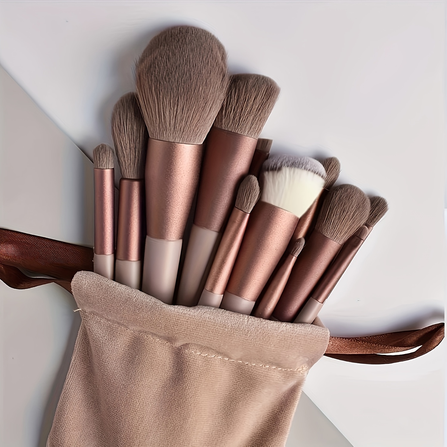 

Luxury 13pcs Golden Makeup Brush Set With Portable Bag, High-end Pink Tone Cosmetic Tools, Polyester Bristles, Metal Handles, Odorless, Suitable For Types, Palm Brush Form