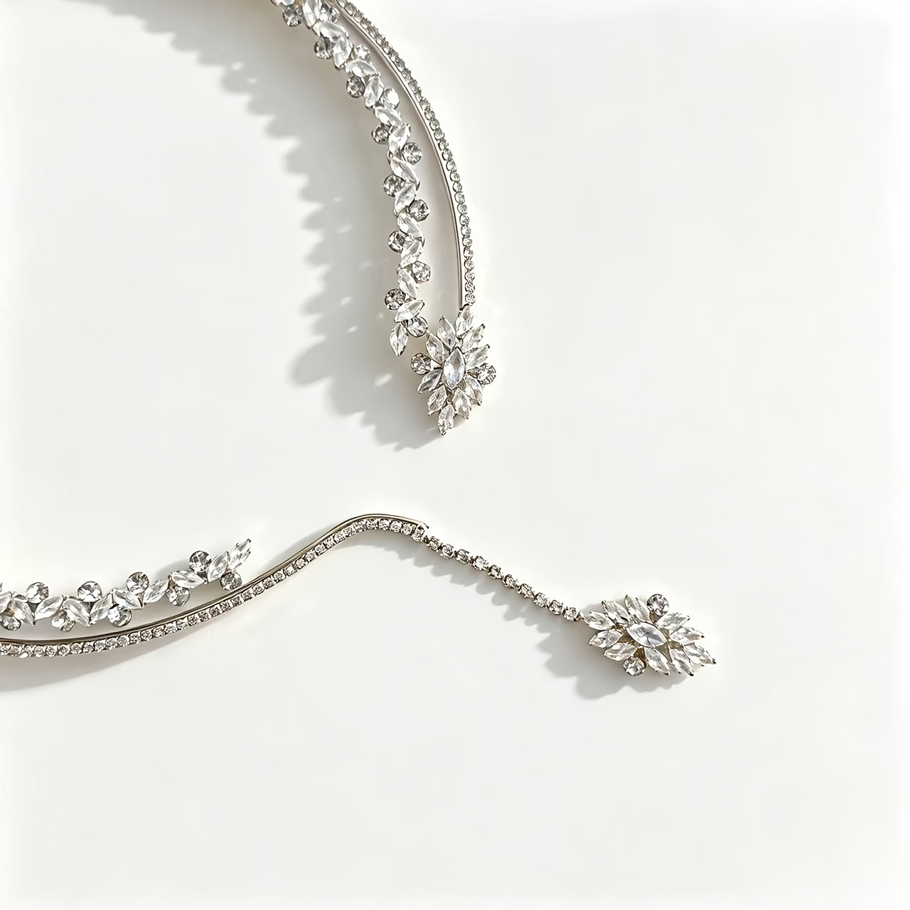 Women's Double-Layer Leaf Choker Necklace with Rhinestone Pendant