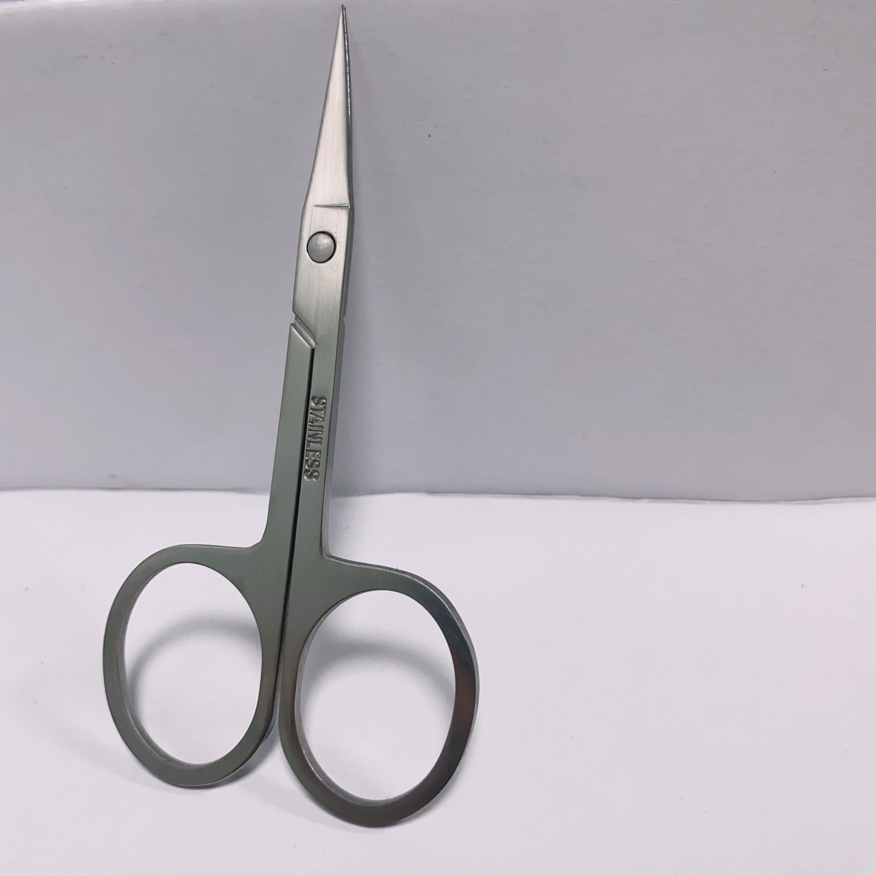 Ultra-Thin Stainless Steel Angle Cutting Scissors, Precise Curved Nail Tool, Unscented, for Perfect Nail Care