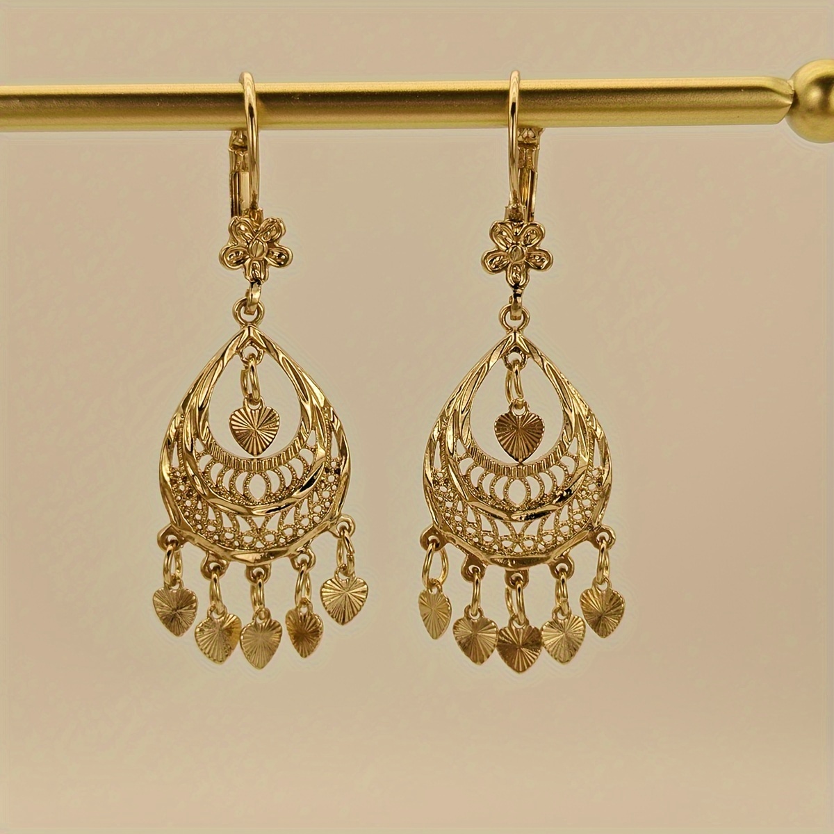 1 Pair Of Women's Fashionable And Exquisite Dangling Earrings, Alloy Kc Hollow Heart Tassel Earrings For Daily And Holiday Wear