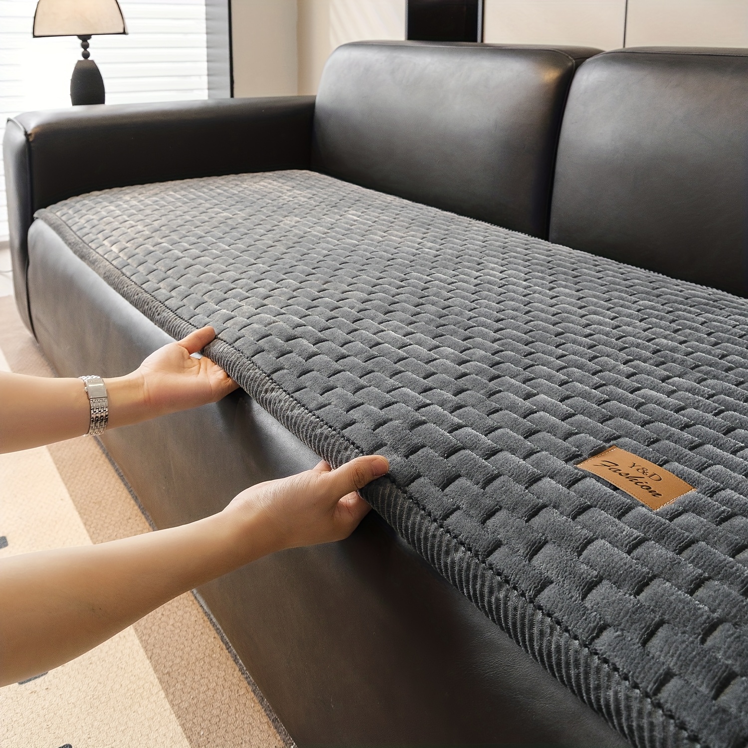 1pc High Quality Quilted Thickened Plush Sofa Cover Handmade Corduroy Edged Plush Sofa Cover, Thick Warm And Comfortable Plush Sofa Cover Pet Friendly Machine Washable All Seasons Non-Slip Sofa Suitable for 1/2/3/4 And Combination Sofa Sofa Cover 3