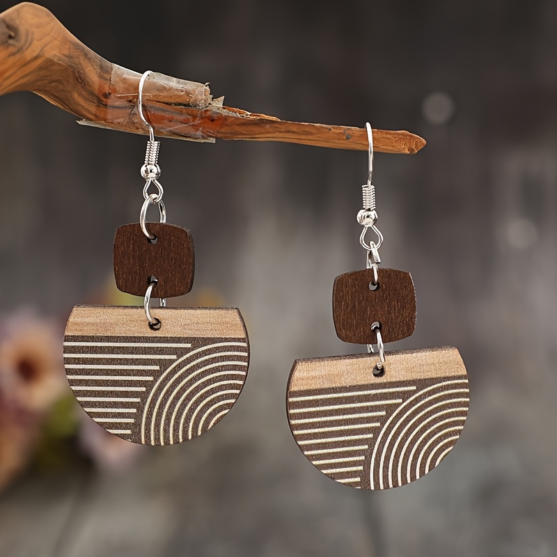 TEMU Une paire de boucles d'oreilles exagérées en bois à rayures imprimées semi-circulaires de style vintage