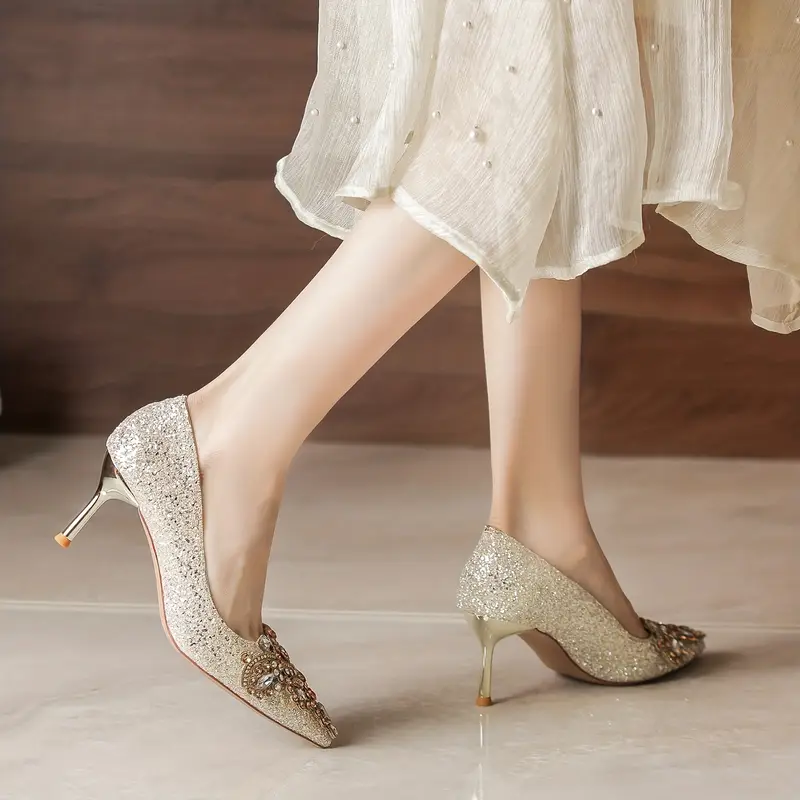 wedding dress gold shoes Gold Shoes For Wedding: 21 Dazzling Ideas + Faqs