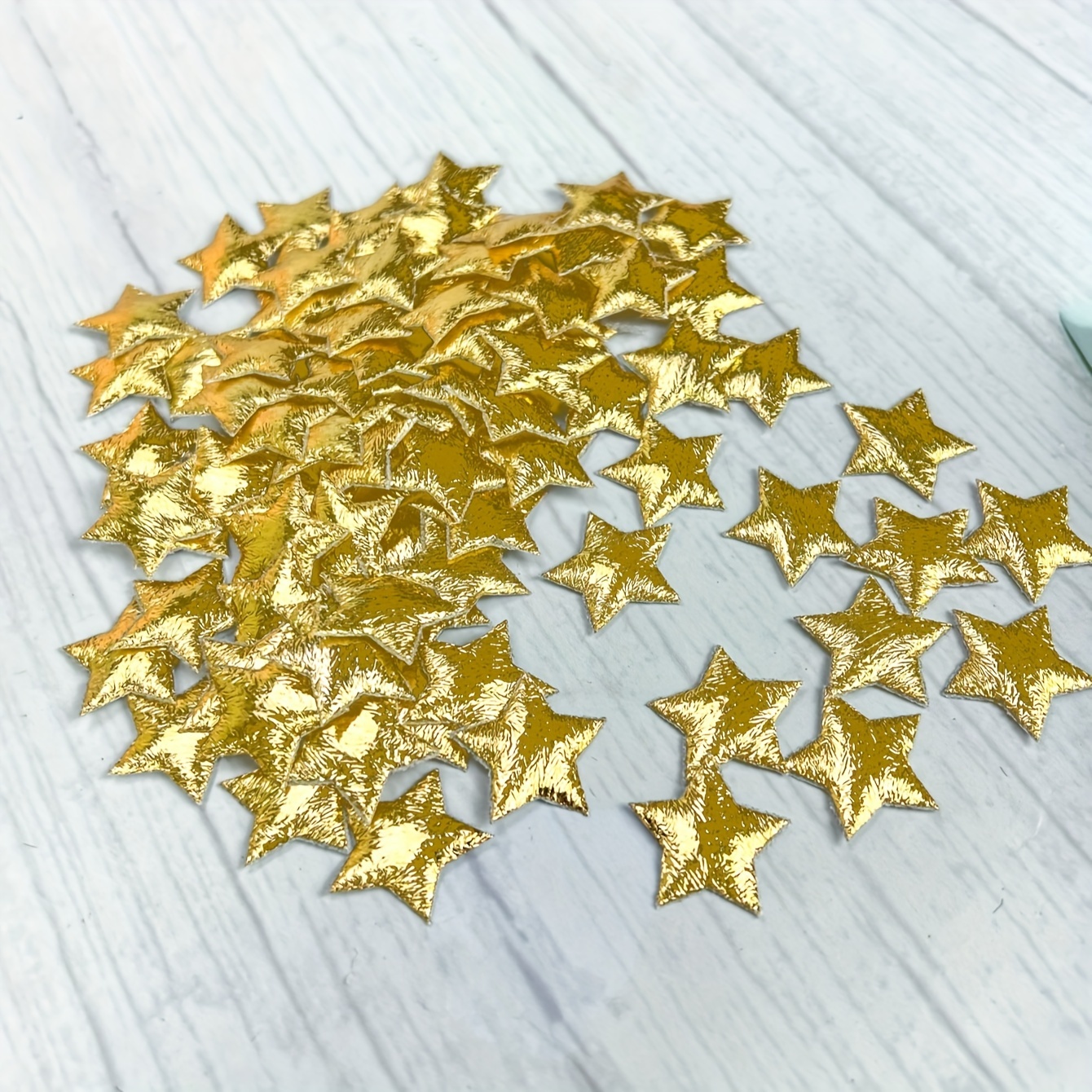 

100pcs-golden, Silvery Non-woven Sponge Five-pointed Star Party Decorations