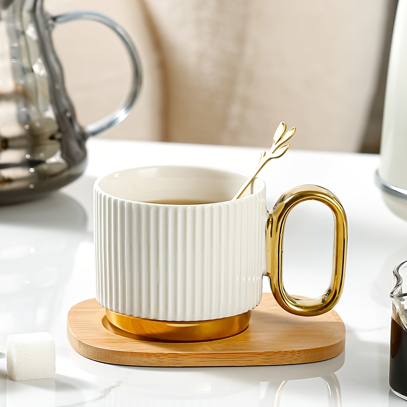 1Set Light Luxury Coffee Cup Set with Saucer And Spoon, Elegant Striped Design Ceramic Matcha Cup Espresso Cup with Bamboo Wood Saucer, Exquisite Breakfast Cup Saucer Spoon Set for Coffee Milk Juice Cocoa Matcha