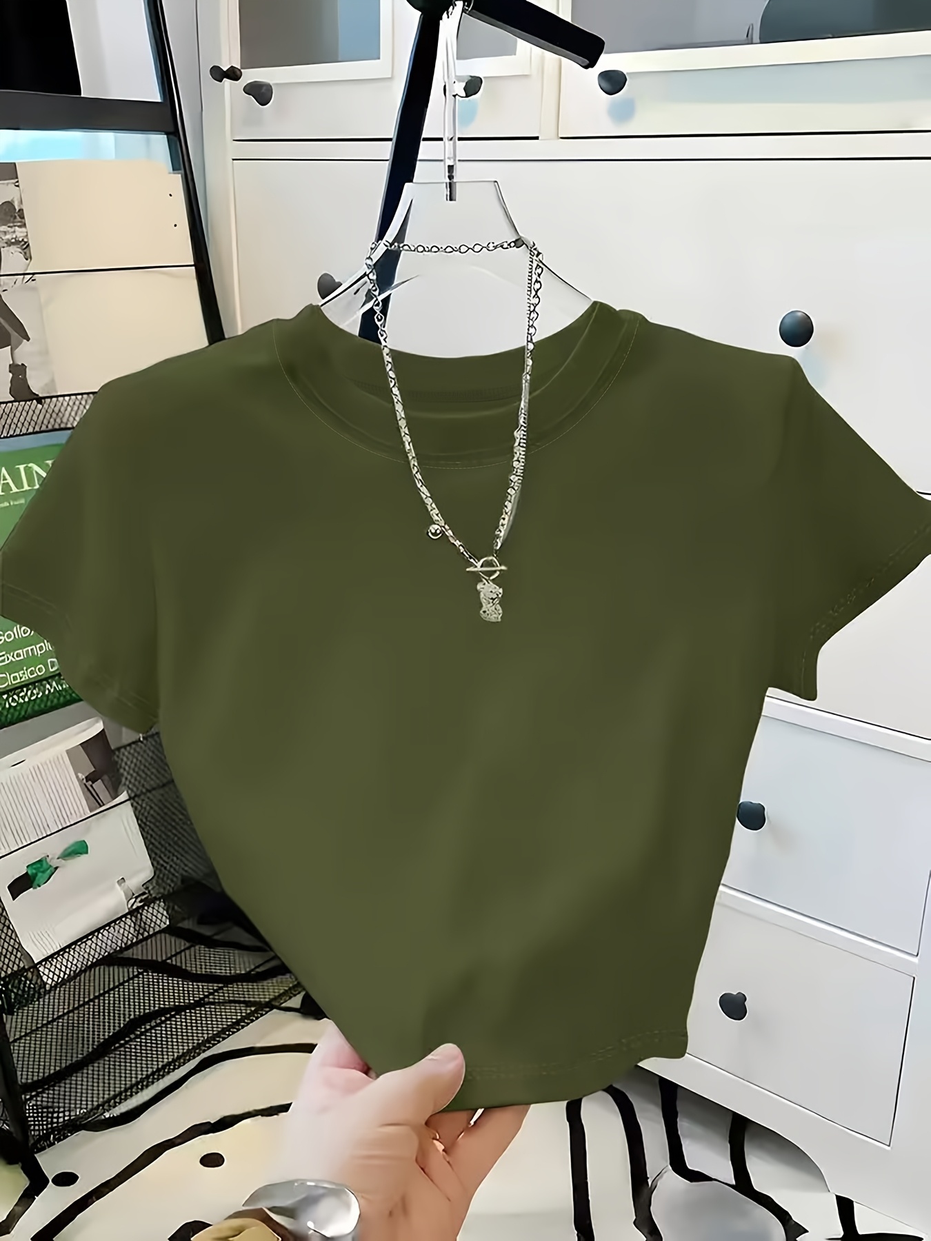   and elegant   t shirt solid color cropped top for women