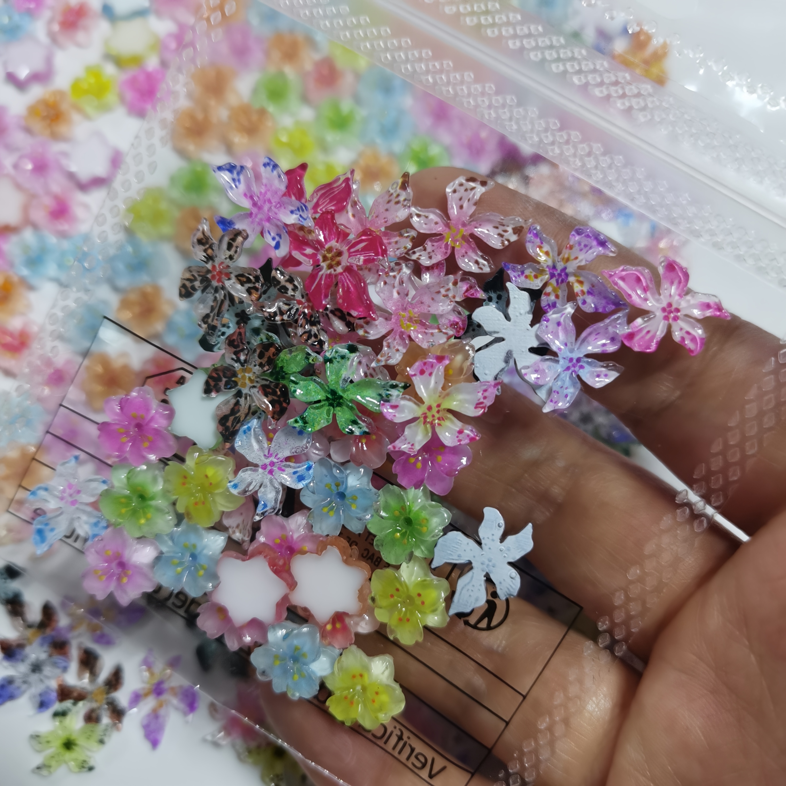 TEMU 30 piezas de adornos para uñas de resina con flores y gemas, adornos de relieve de flores de para decoración de uñas de lujo, manikura/pedicura,