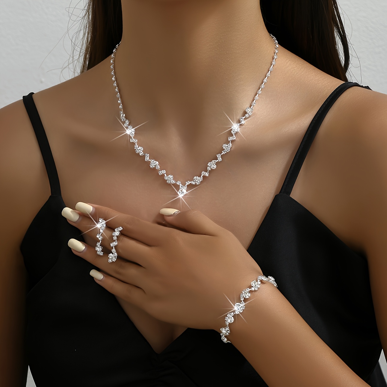 E-shop Elegantes Braut-Schmuckset für Hochzeiten, inklusive 1 Halskette, 1 Ohrringpaar und 1 Stück, Party- und Hochzeitszubehör, funkelndes