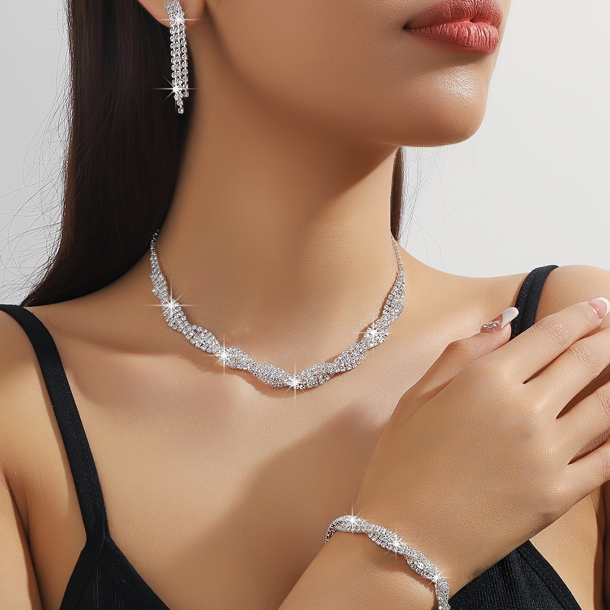 

A Stylish And Beautiful Women's Dress-up Necklace, Earrings, Bracelet Three-piece Set, Simple Shape, Sparkling , Court-style Wedding Party Best Jewelry Set