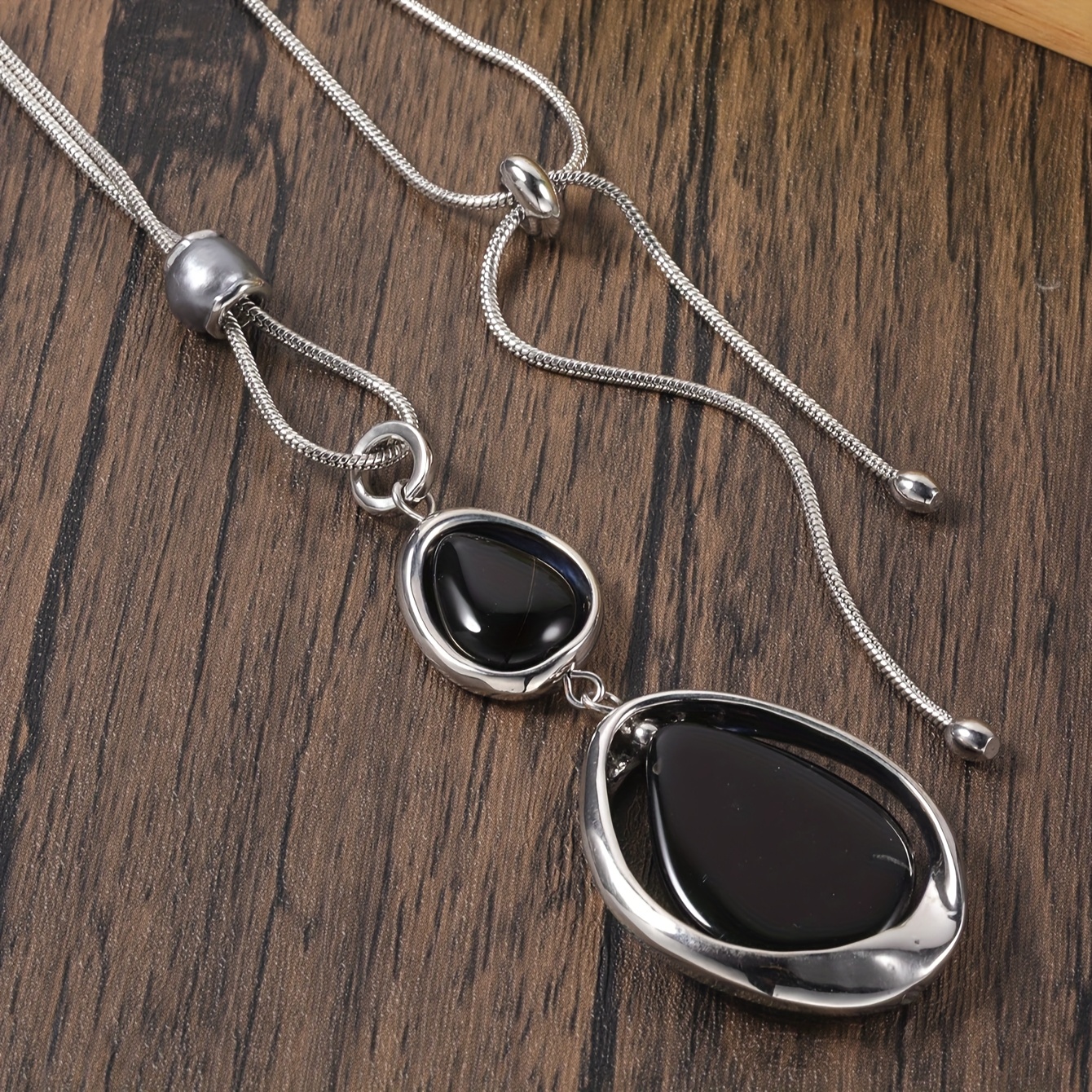 Light and Versatile Sweater Chain Necklace with Drop Shaped Stone