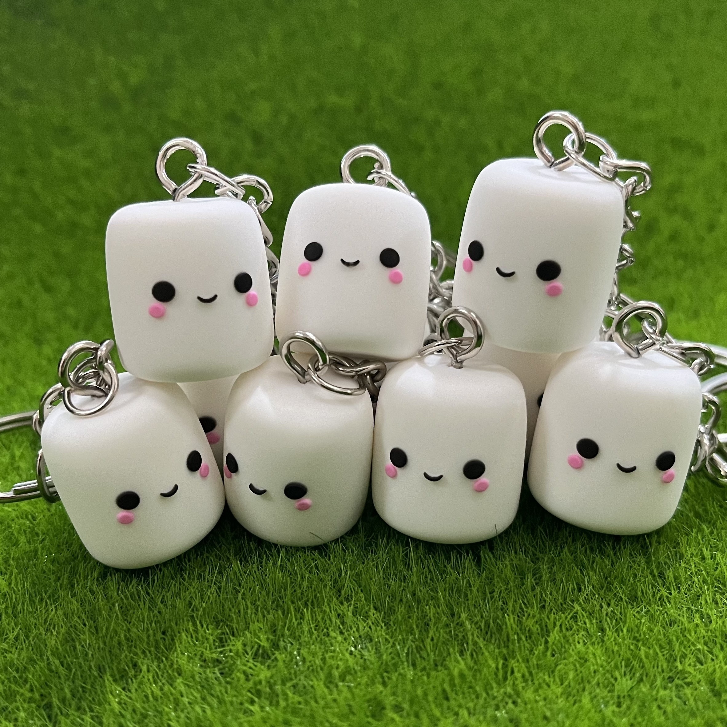 

Cute White Marshmallow Keychain - Kawaii Pvc Charm For Backpacks & Car Decor, Perfect Birthday Or Christmas Gift