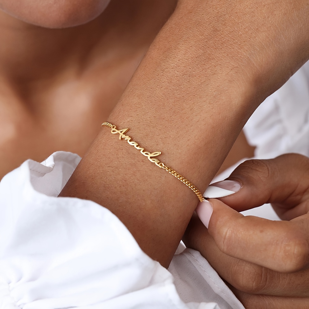E-shop Personalisiertes Namensarmband - 18K vergoldenet - Minimalistisches, elegantes Design - Personalisiertes Namensschmuckarmband -