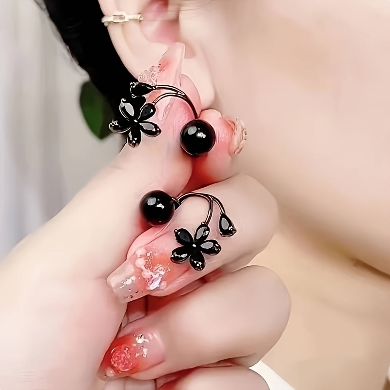 Women's Vintage Black Hyacinth Floral Stud Earrings, Everyday Wear