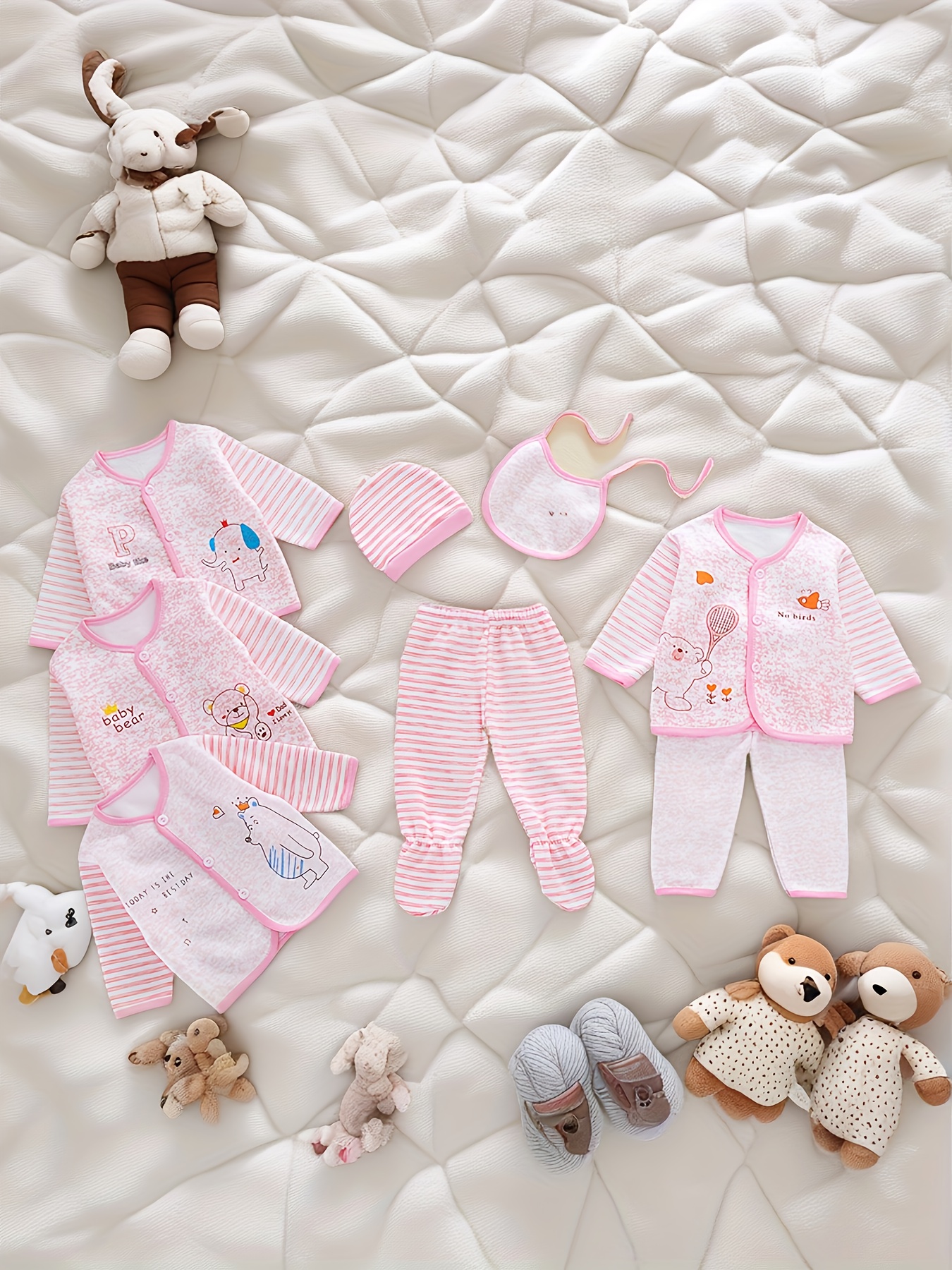 Baby Newborn Spring & Summer 5pcs Set, 0-3 Months Baby Outfit, Random Cute Cartoon Designs, Machine Washable, 1 Top, 2 Pants, Hat, Bib, Perfect for Outdoor, The Best Gift for Newborns and Pregnant Moms, Perfect for Outdoor