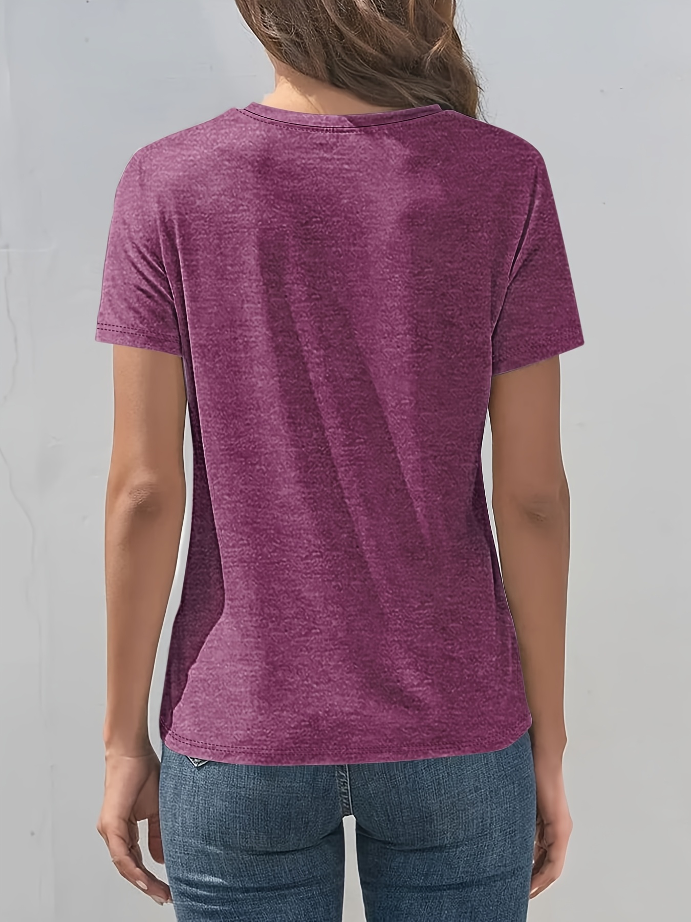 Women'S Stylish Commuting Shirt with Pleated Design at The Chest, Round Neck, And Short Sleeves.