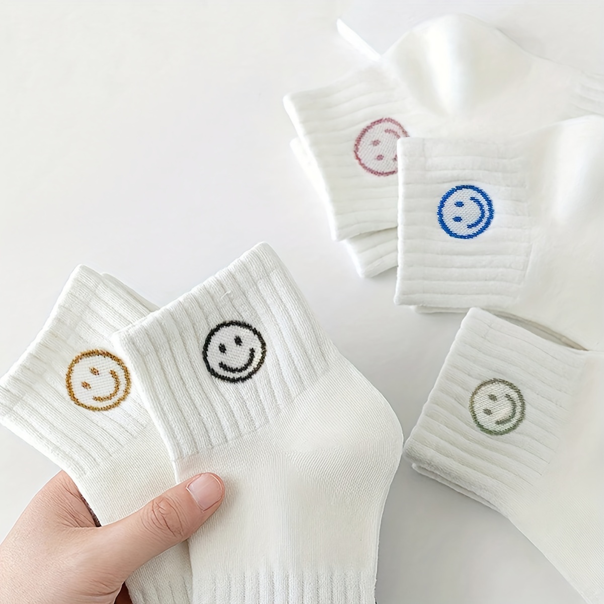 5 Pairs of Women's Cute Cartoon White joyful Face Ankle Socks
