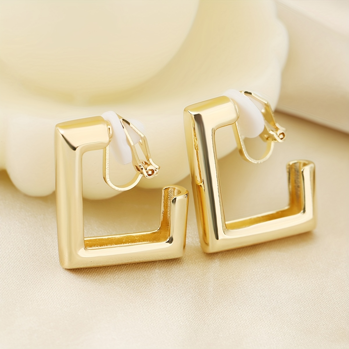 1 Pair, European And , Fashionable, Simple, , And Beautiful Exquisite Copper No-piercing Clip-on Earrings. Suitable For Holiday Parties, Gatherings, Dances, Christmas, Thanksgiving, And Daily Wear