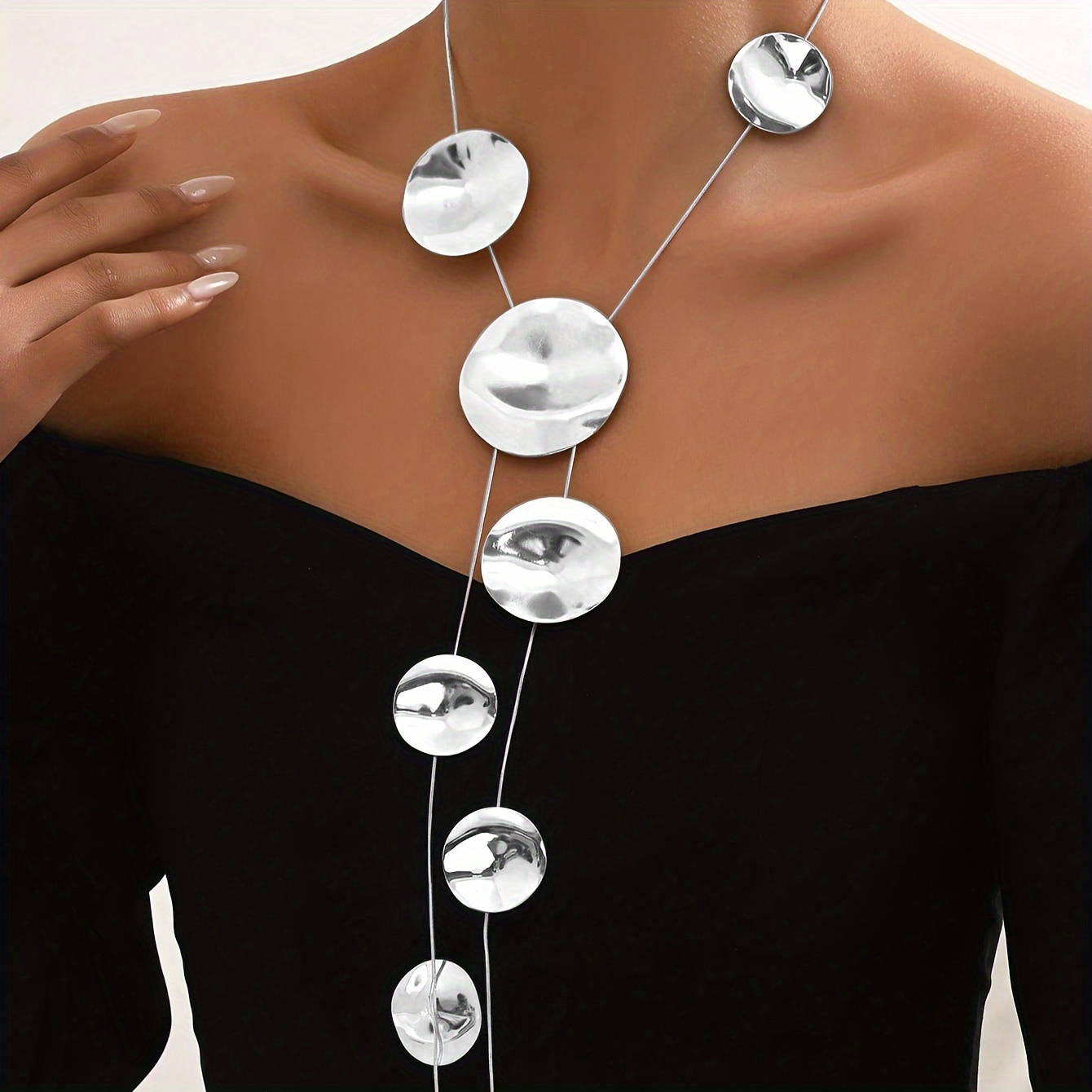 

A Trendy New Geometric Round Irregular European And American Versatile Necklace