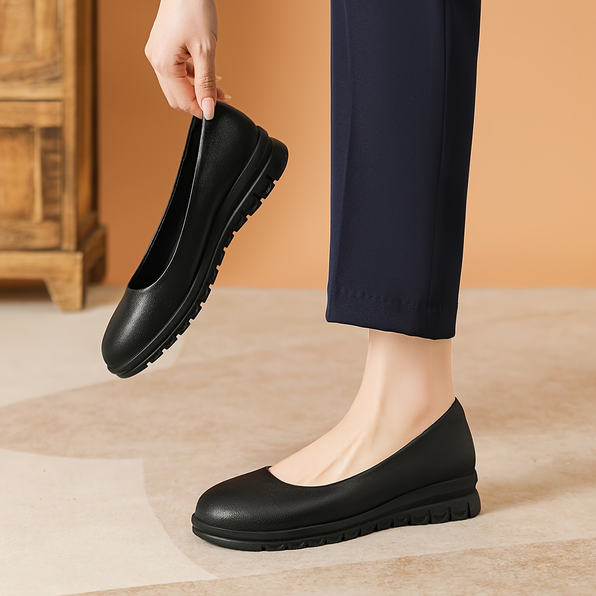 Women'S Minimalist Black Work Shoes, Non-Slip Round Toe Office Flats  Microfiber Upper with Polyurethane Insole and Rubber Sole