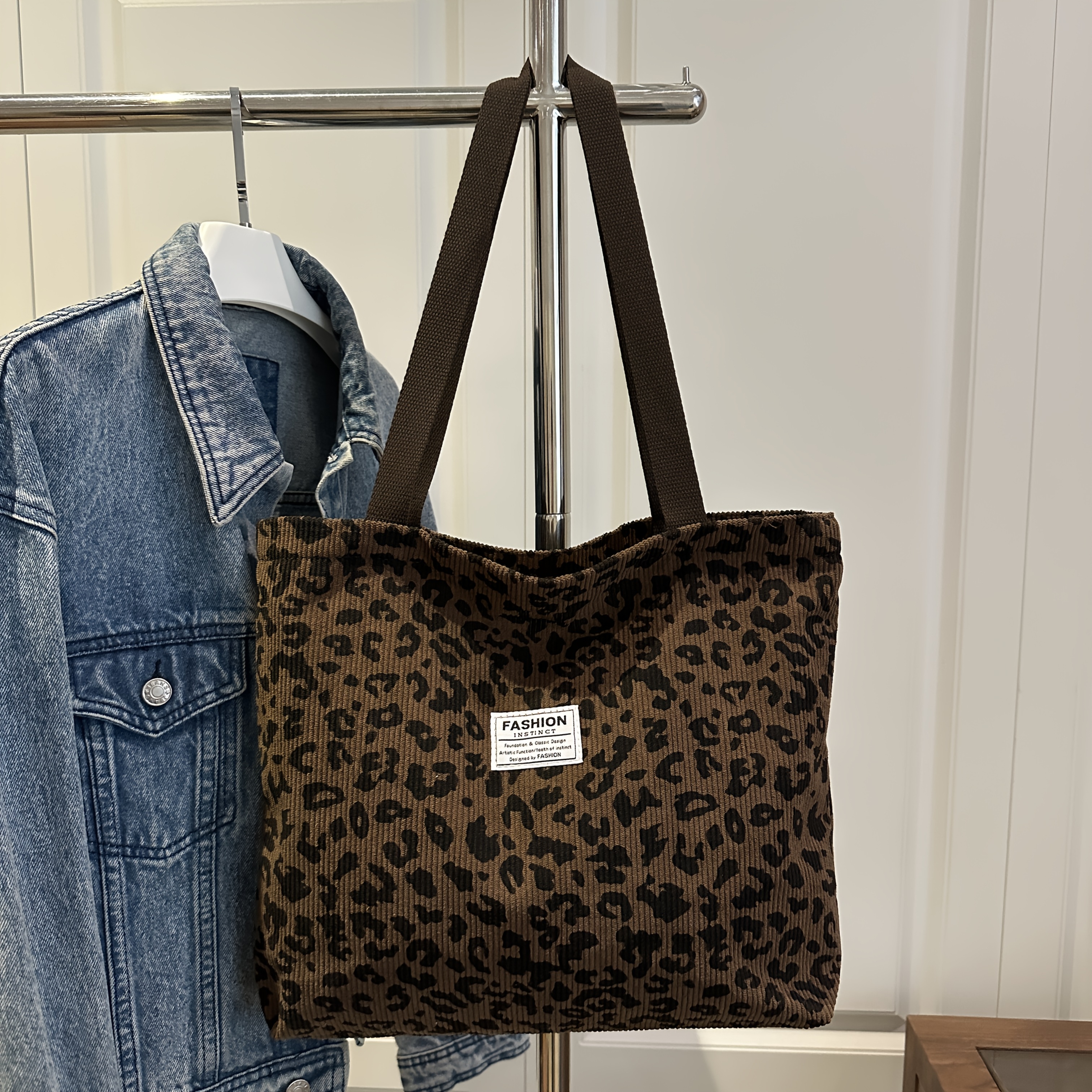 TEMU 1 sac fourre-tout blanc pour femmes, sac de voyage à , sac de classe, grand sac à main, sac organisateur à fermeture éclair imprimé léopard, sac