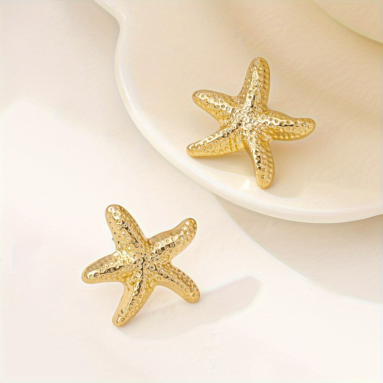 

Nautical Fashion Starfish Stud Earrings, 14k Gold Plated Zinc Alloy, Elegant Daily Wear Ear Studs For Women, All Season Versatile Jewelry, No Stone Design - 1 Pair