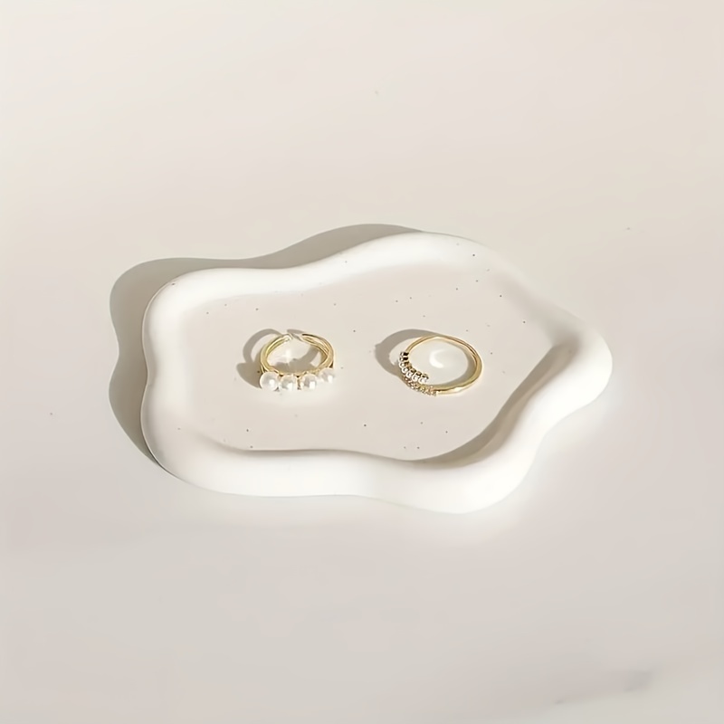 

Chic Ceramic Jewelry Tray - Irregular Heart Design, Perfect For Organizing Jewelry & Keys, Artistic Desktop Decor