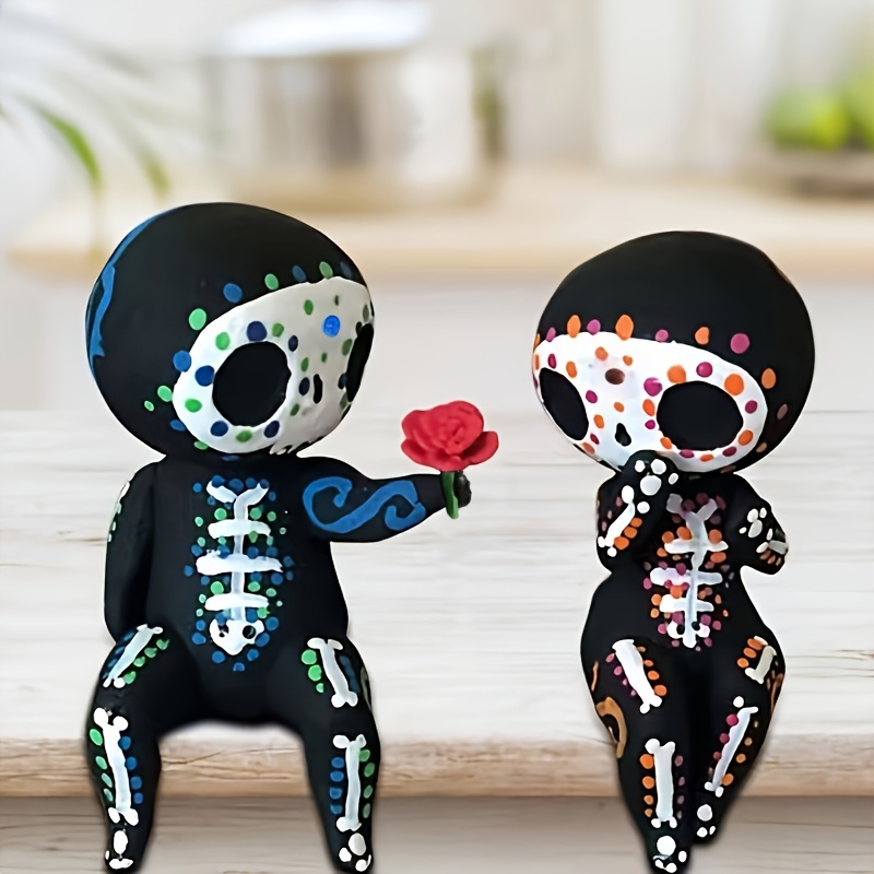 

2pcs Crafts Resin Sugar Couple Statue Loving Statue Lovers Figurine Holding Rose, Mini Skeleton Couple Dolls Gift Rose Car Decoration Valentine's Day Halloween Decoration Statues