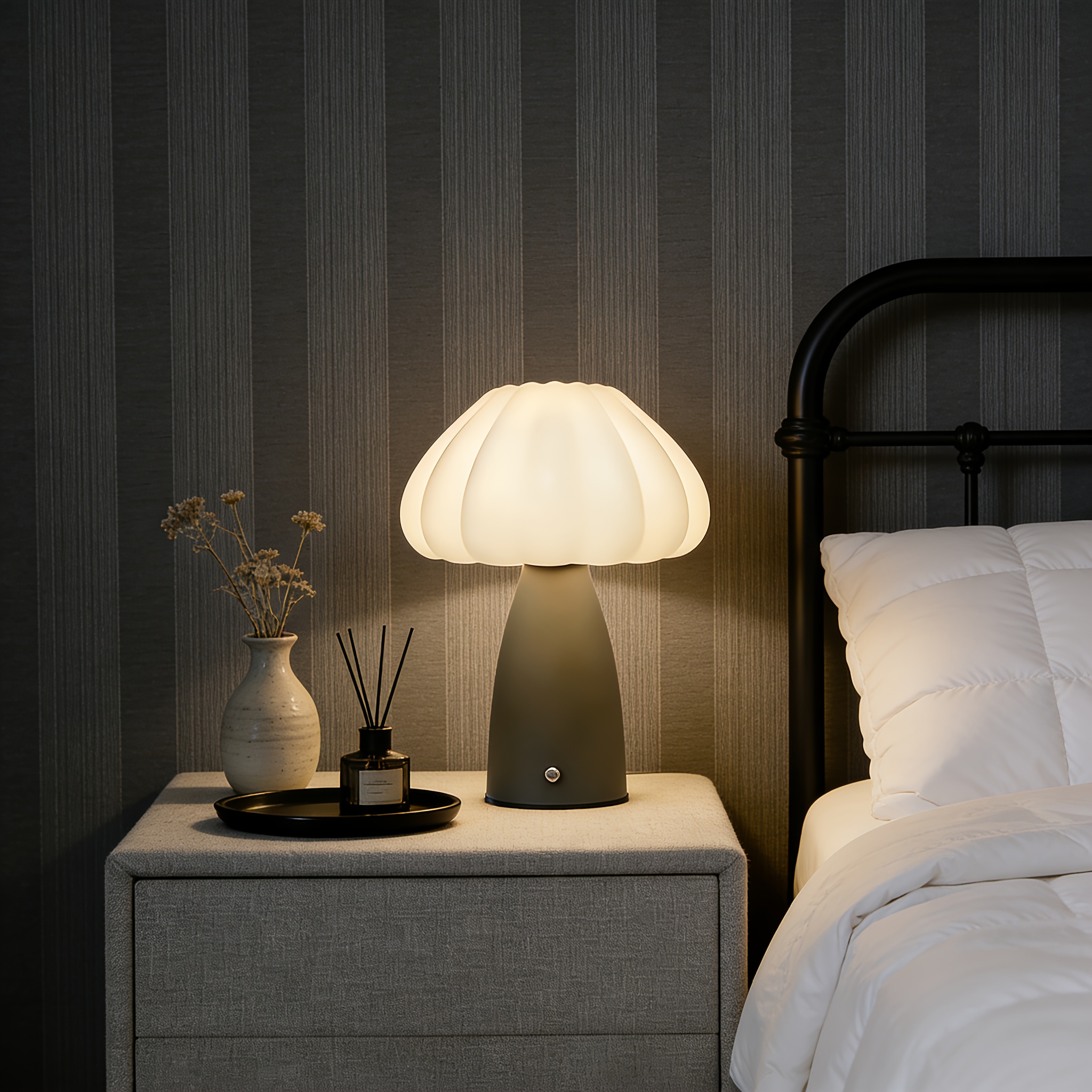 Cute Mushroom Bedside Lamp, Touch Control, Three-Color Dimming, USB Rechargeable Night Light, 1800mAh Large Battery, Suitable for Bedroom, Living Room, and Hallway Decoration