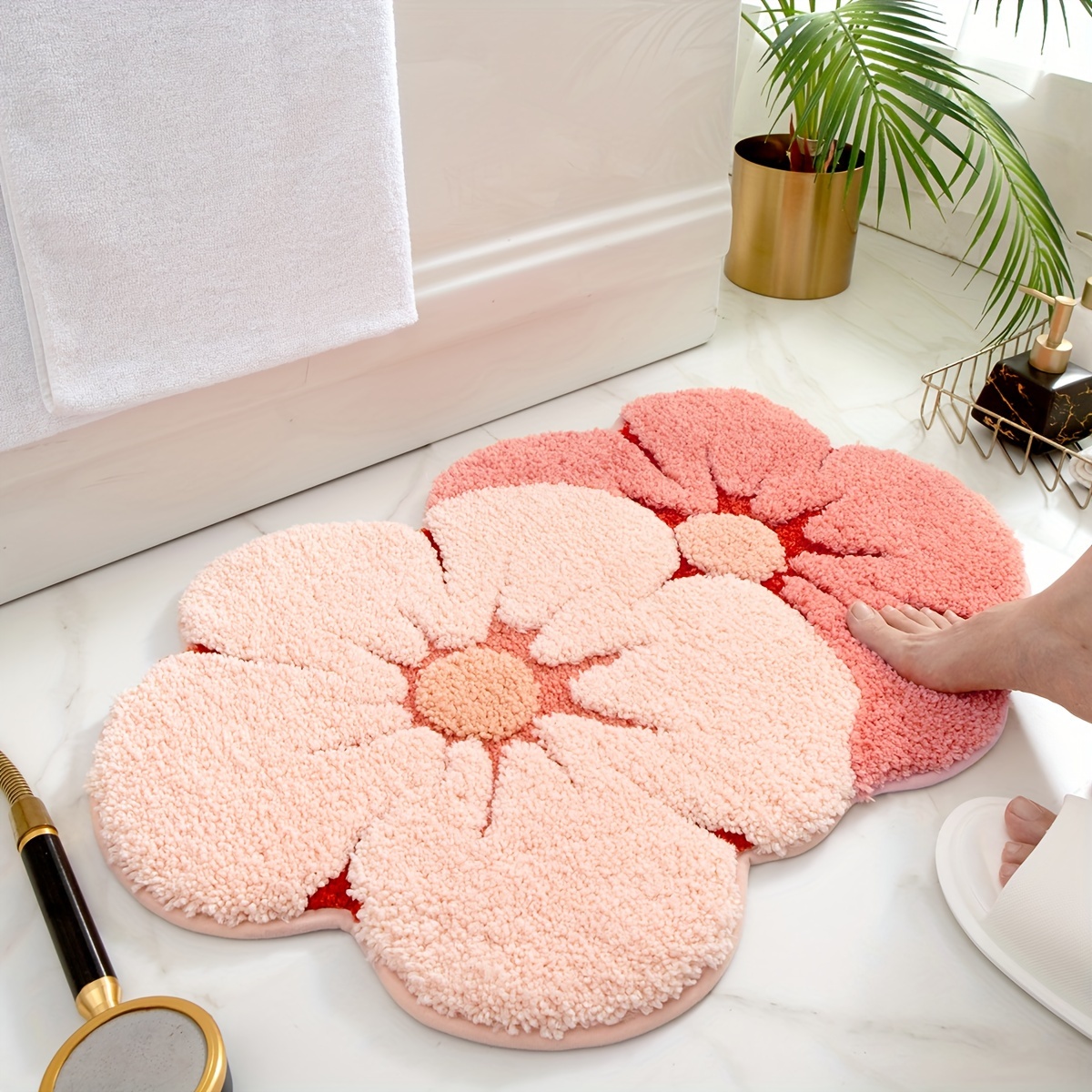 

1pc Floral Shaped Plush Bath Mat, Flower Silhouette Design, Non-slip, Cozy Bathroom Floor Rug, Multiple Sizes