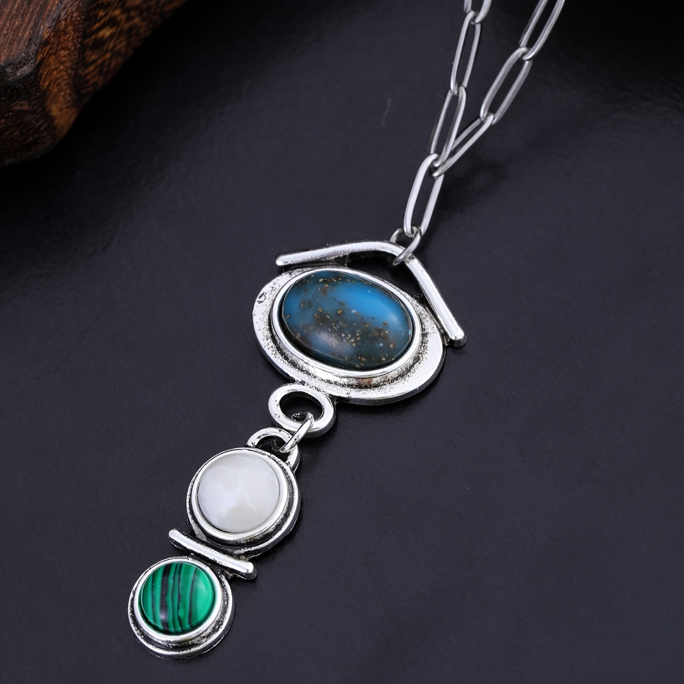 TEMU 1pc Collier de luxe élégant style rétro de cour, design et polyvalent, adapté à la détente quotidienne et aux tenues de soirée pour femmes
