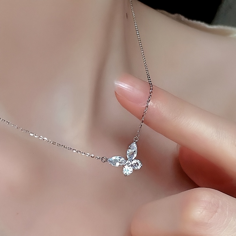 E-shop Einfacher Schmetterlingsanhänger mit synthetischem Zirkonia für Dates, Partys, Urlaub, , Braut, Hochzeit – Süße Schmetterlingskette Schmuck