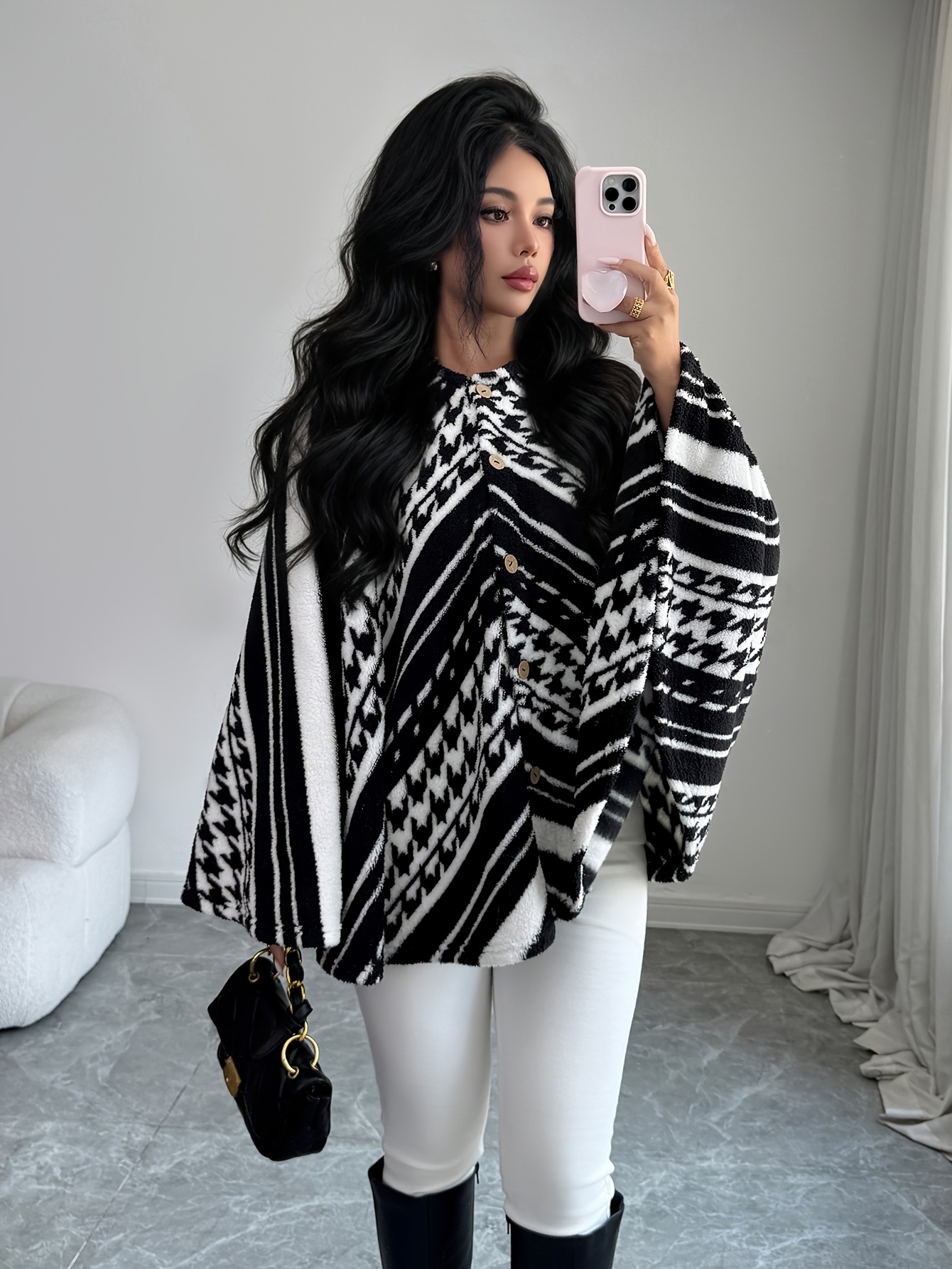 Women's Elegant Coconut Button Houndstooth Black And White Contrast Print