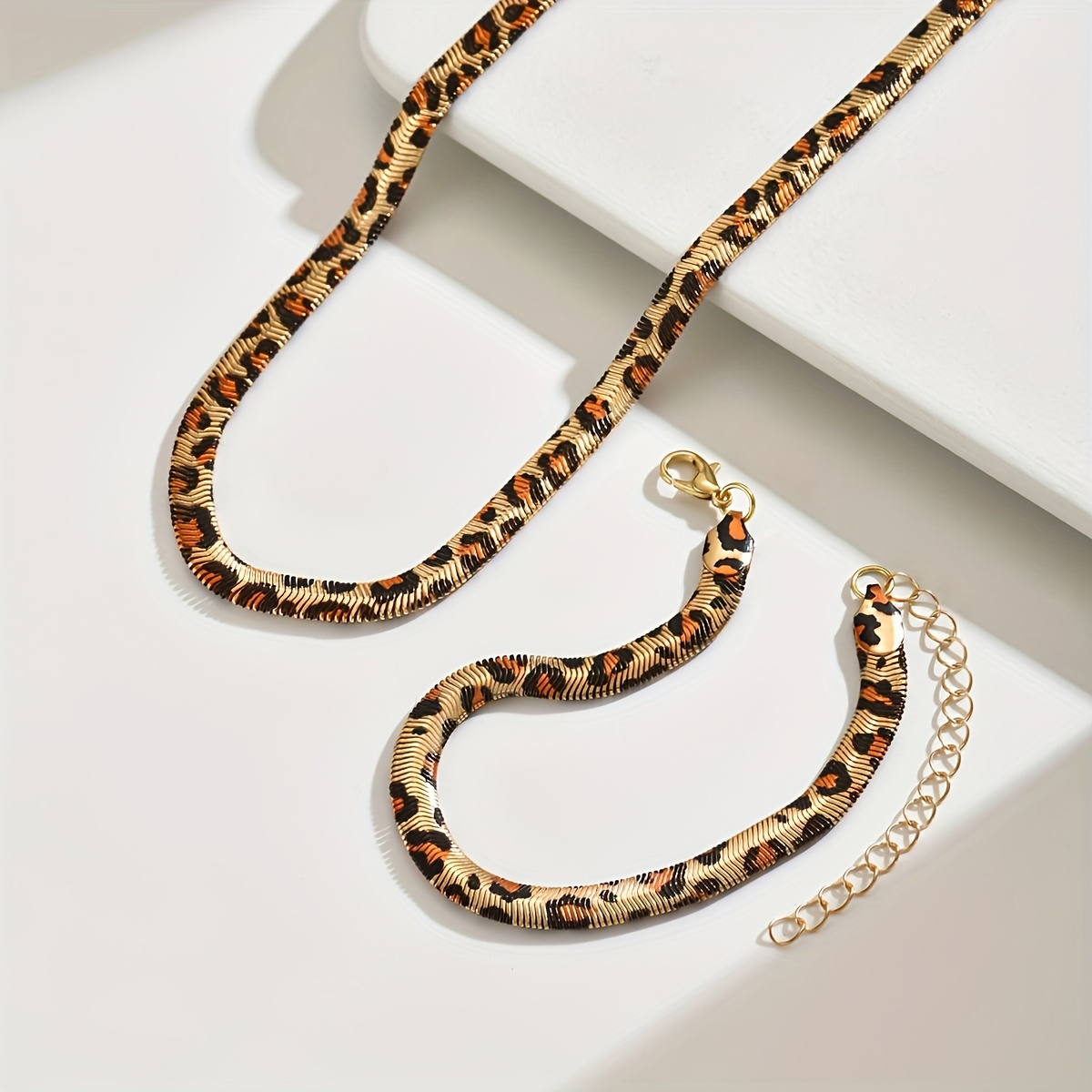 E-shop 2er-Set Exquisite, elegante, personalisierte Vintage-Schlangenknochen-Leopardenmuster-Design und Halsketten-Set